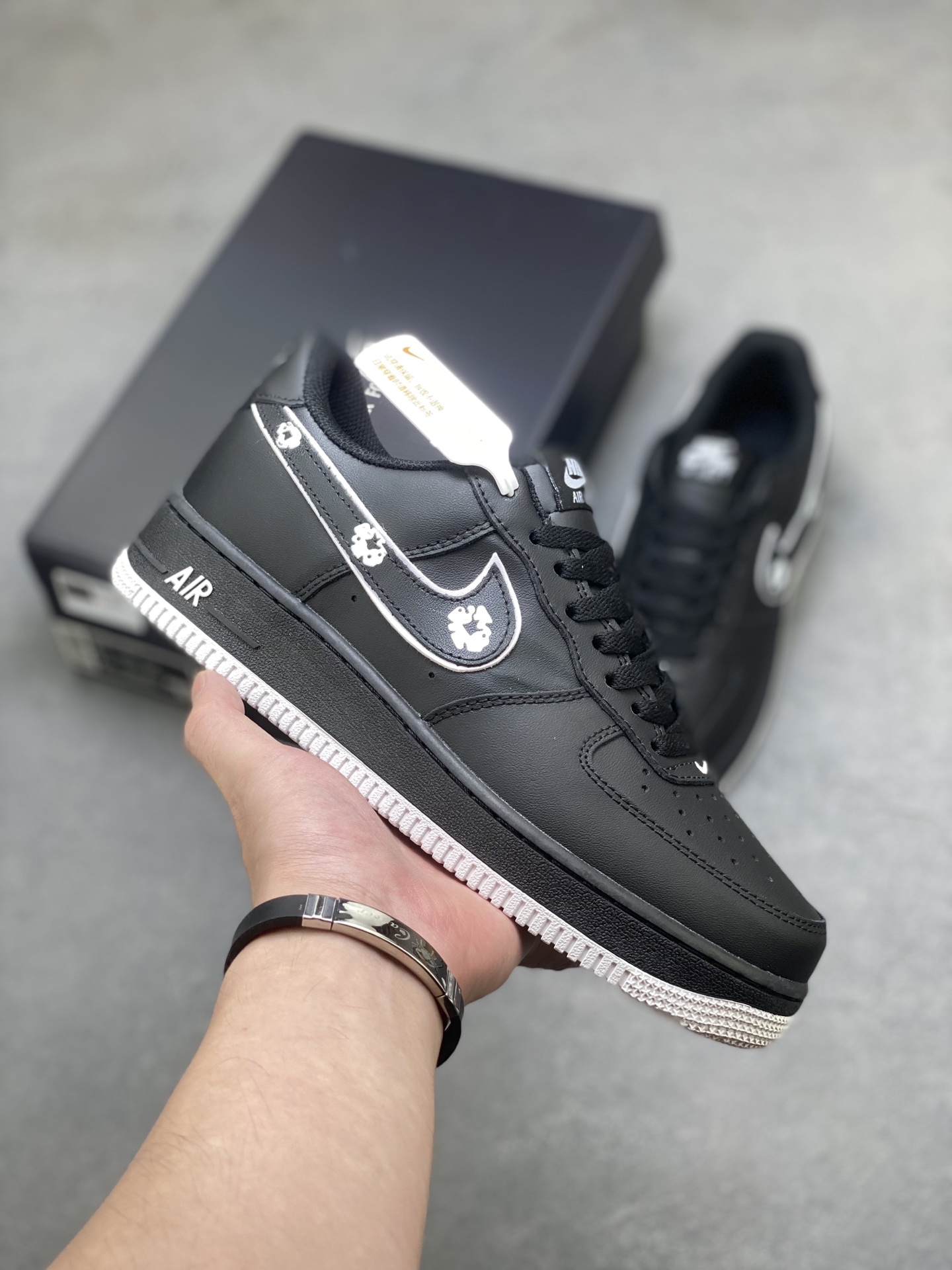 Nike Air Force 1 '07 Low Black/White Floral - Iconic Design, Ultimate Comfort 2 i1752252136685 3934 0 0