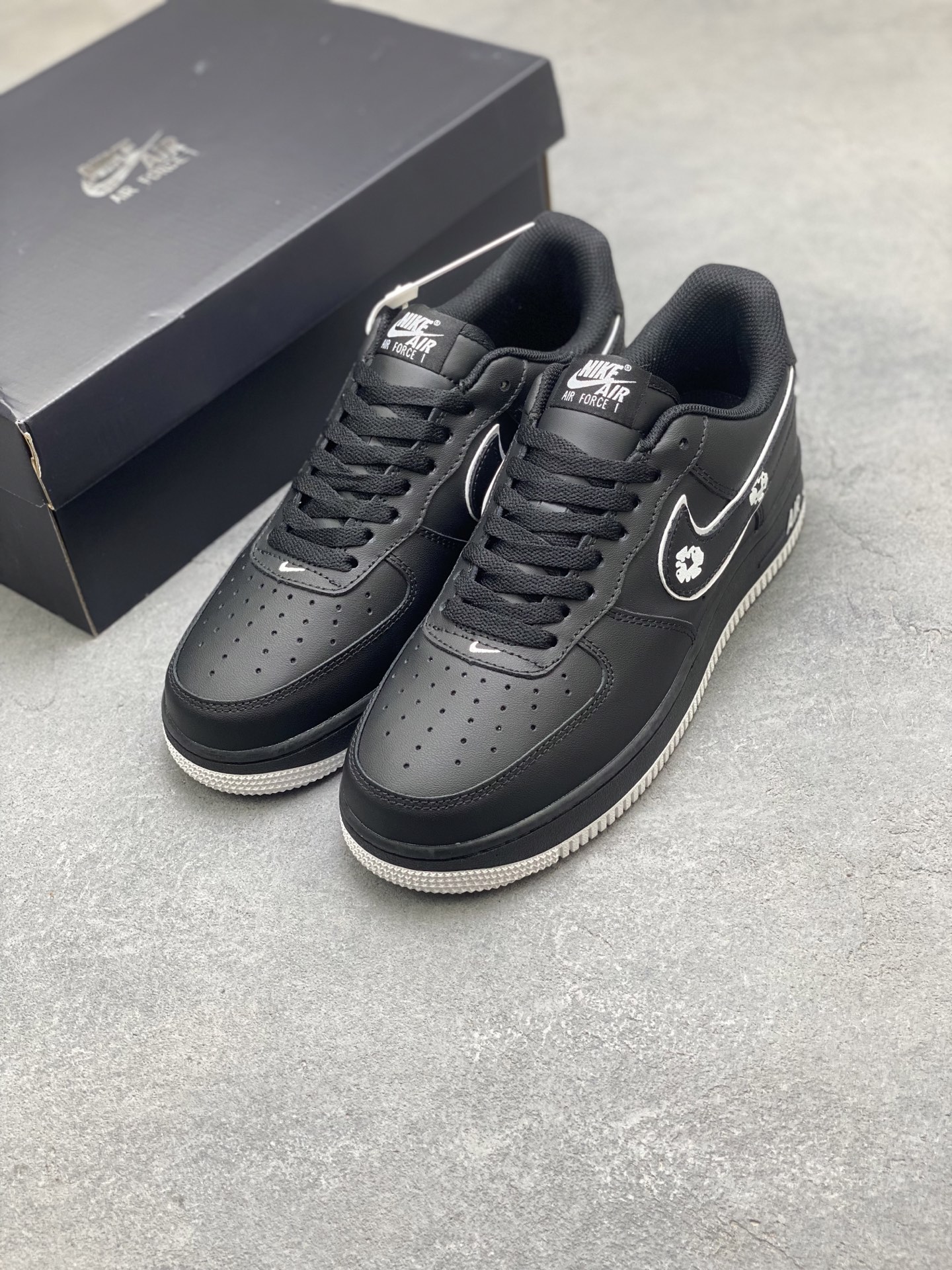 Nike Air Force 1 '07 Low Black/White Floral - Iconic Design, Ultimate Comfort 9 i1752252139785 8984 0 7