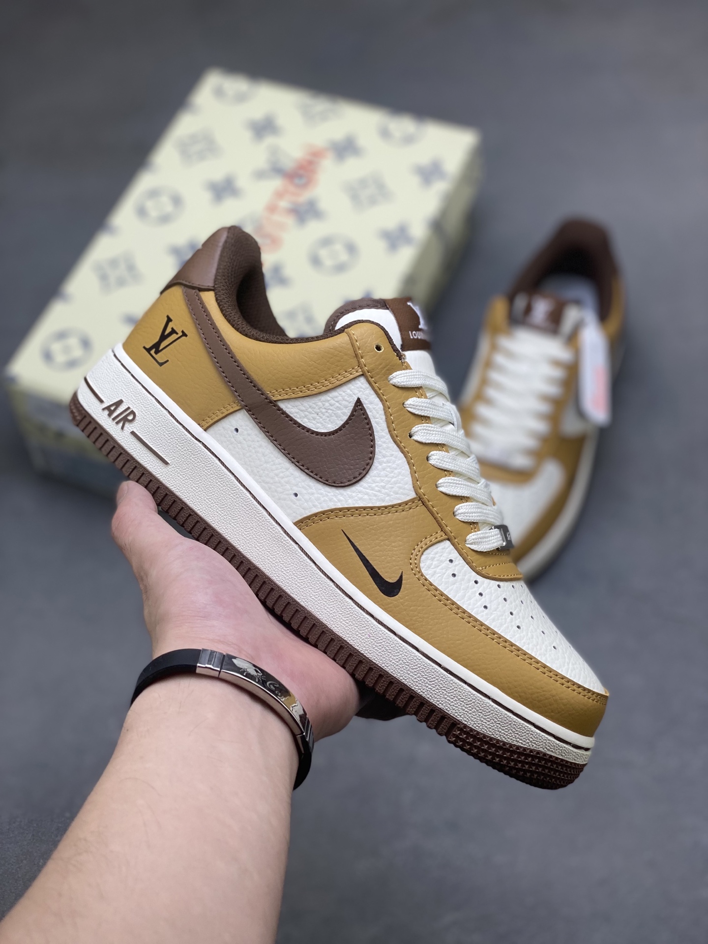 Nike Air Force 1 '07 Low Brown/White Limited Edition Sneakers 2 i1752336457789 7092 0 0