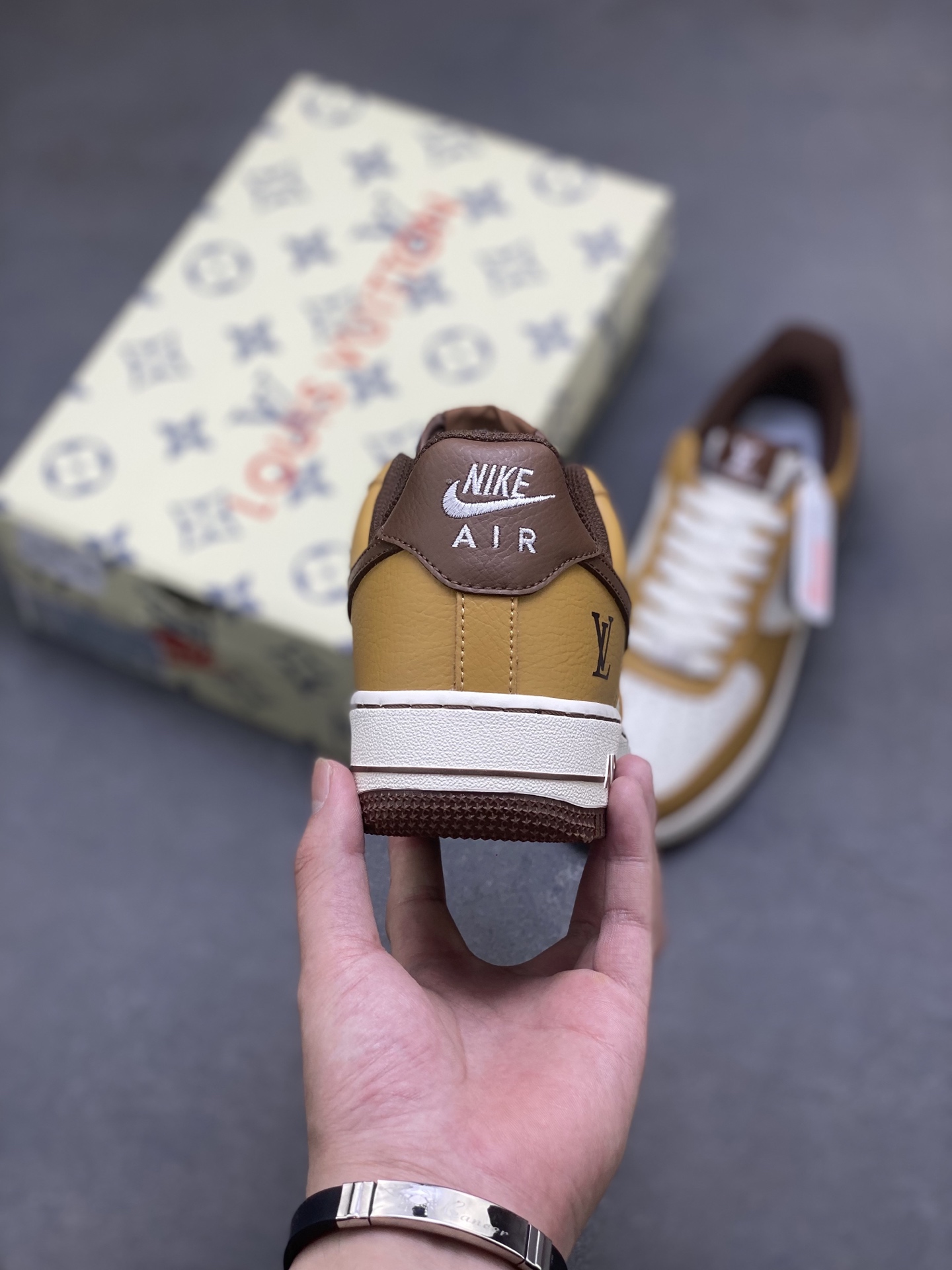 Nike Air Force 1 '07 Low Brown/White Limited Edition Sneakers 5 i1752336457927 1680 0 3