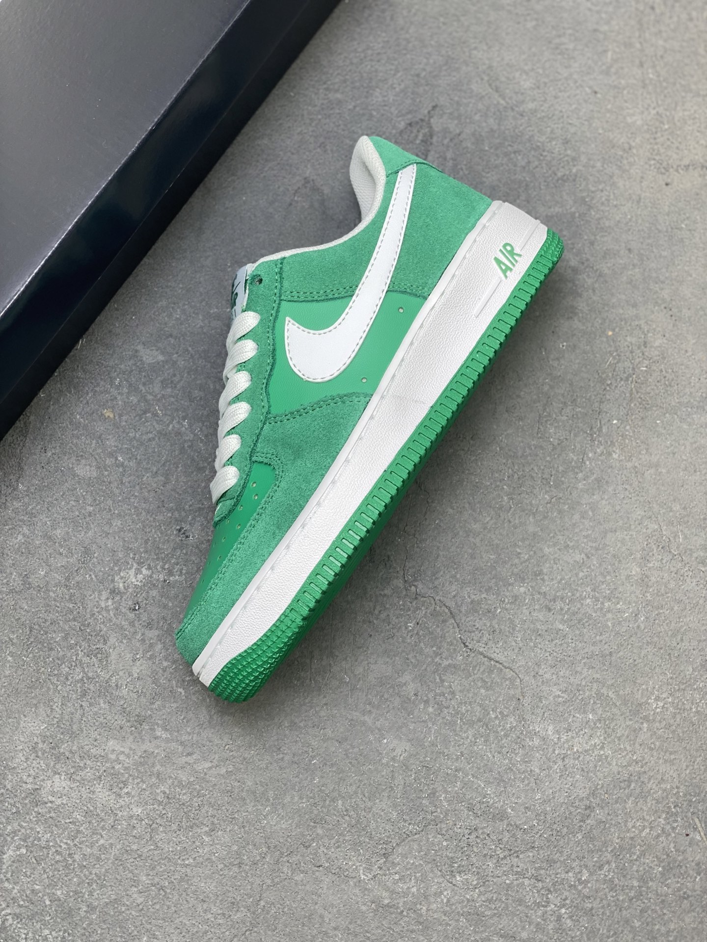 Nike Air Force 1 '07 Low Green & White Suede Sneakers IB6388-300 8 i1752336605045 3783 0 6