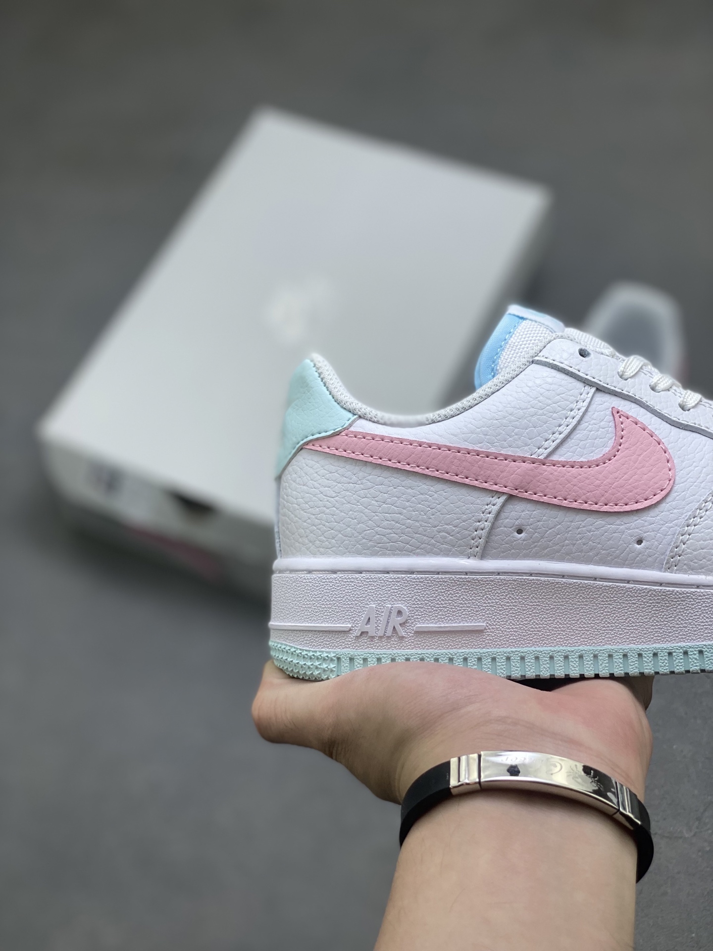Nike Air Force 1 '07 Low White/Pink/Blue Casual Sneakers IB0640-161 6 i1752422579438 731 0 4