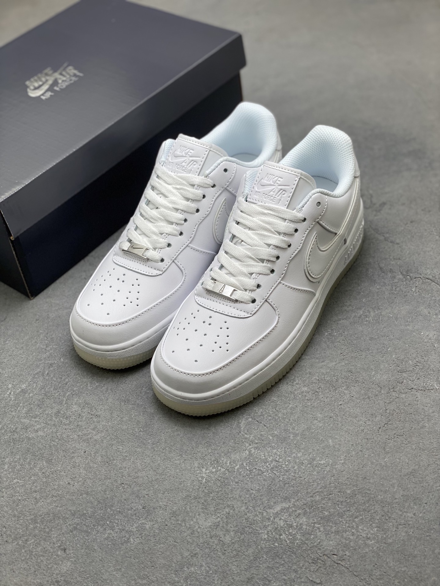 Nike Air Force 1 '07 Low White Casual Sneakers HF4084-100 9 i1752422620733 9715 0 7