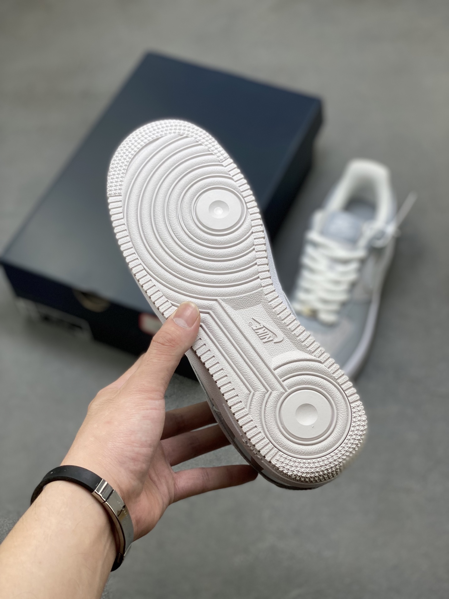 Nike Air Force 1 '07 Low Grey/White Casual Sneakers - Limited Edition 7 i1752422670758 6845 0 5