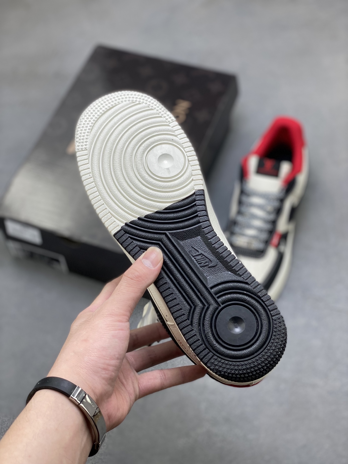 Nike Air Force 1 '07 Low Louis Vuitton Edition - Limited Release 7 i1752422864180 7664 0 5