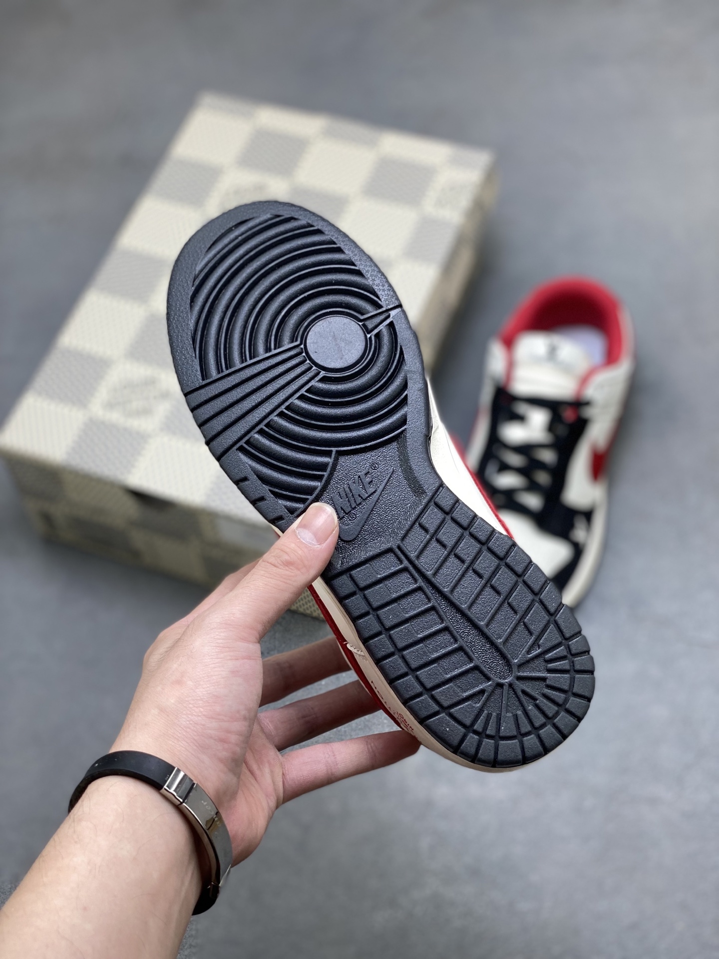 Nike SB Dunk Low Louis Vuitton Custom Sneakers - Limited Edition 7 i1752423378162 9372 0 5