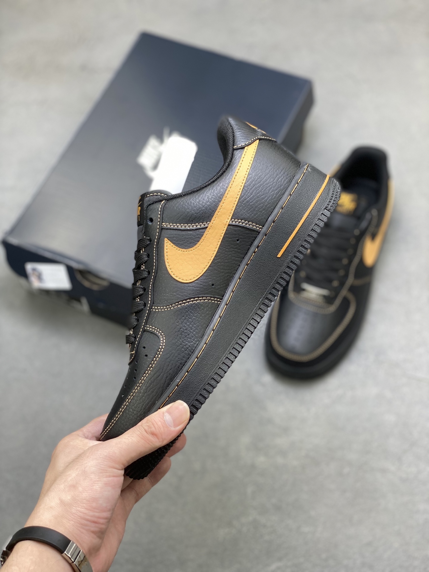 Nike Air Force 1 '07 Low Black/Gold Limited Edition Sneakers HQ2037-003 4 i1752508964835 5814 0 2