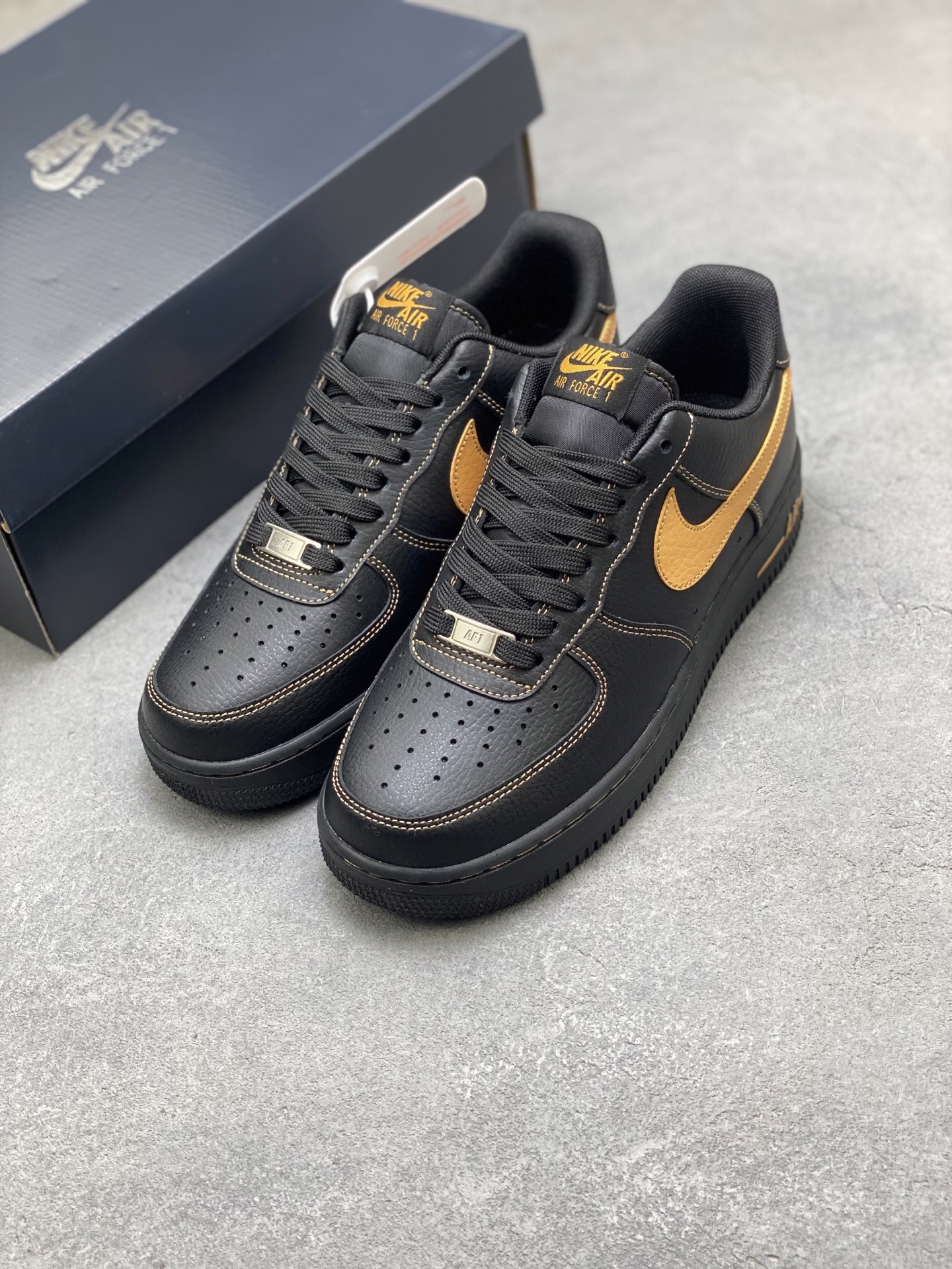 Nike Air Force 1 '07 Low Black/Gold Limited Edition Sneakers HQ2037-003 9 i1752508967923 2324 0 7