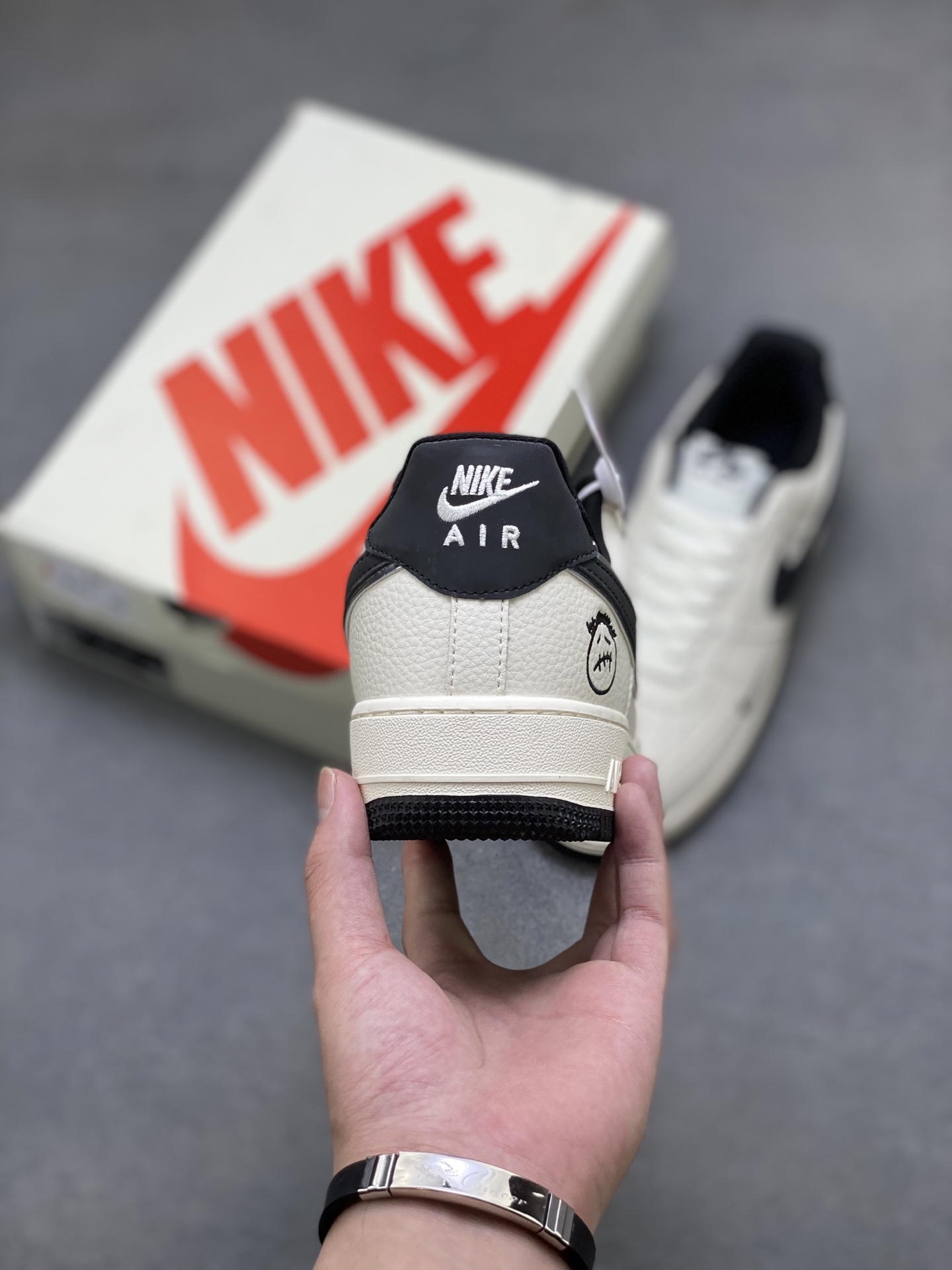Nike Air Force 1 '07 Low Sneakers - Limited Edition, Comfortable, and Stylish 5 i1752509229717 9021 0 3