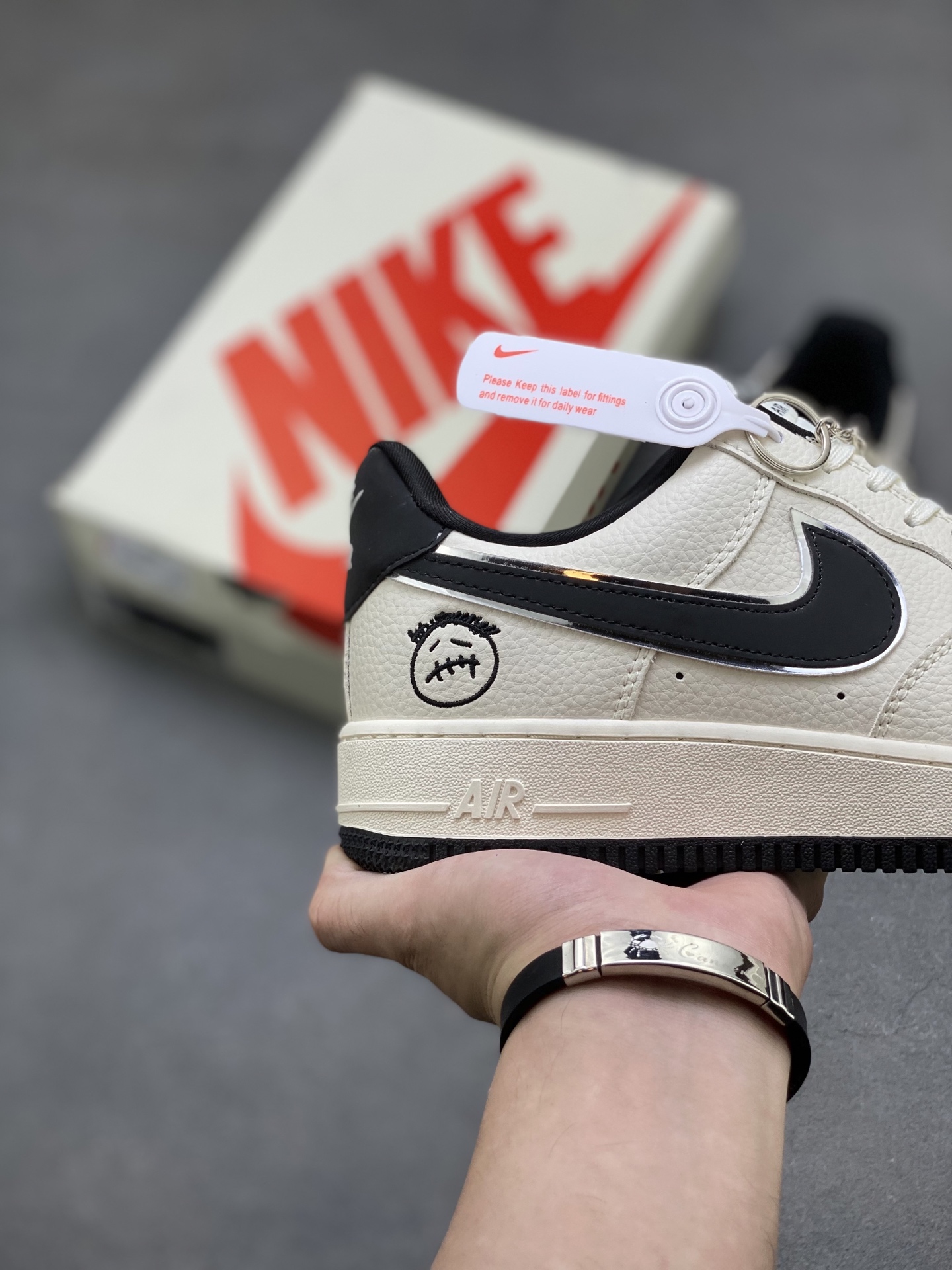 Nike Air Force 1 '07 Low Sneakers - Limited Edition, Comfortable, and Stylish 6 i1752509232224 9119 0 4