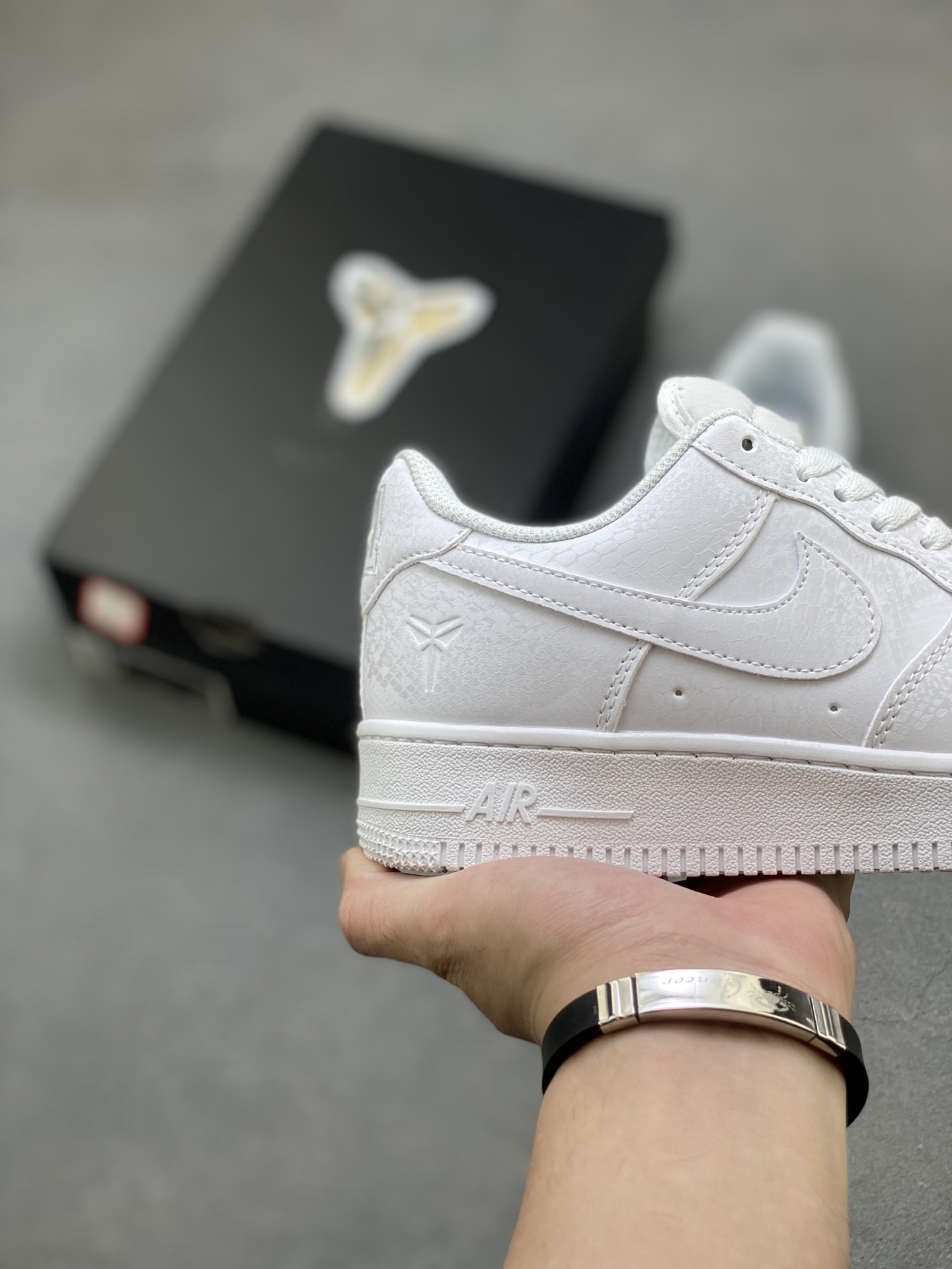 Nike Air Force 1 '07 Low White Leather Sneaker - Limited Edition 6 i1752595272734 4399 0 4