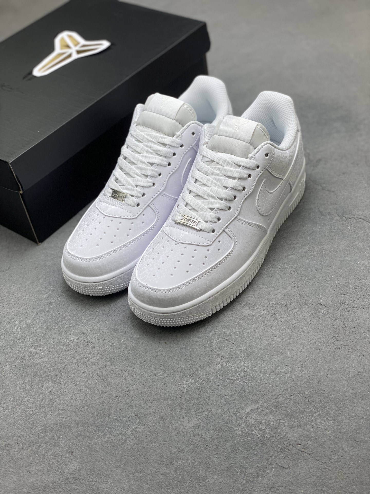 Nike Air Force 1 '07 Low White Leather Sneaker - Limited Edition 9 i1752595272790 3855 0 7