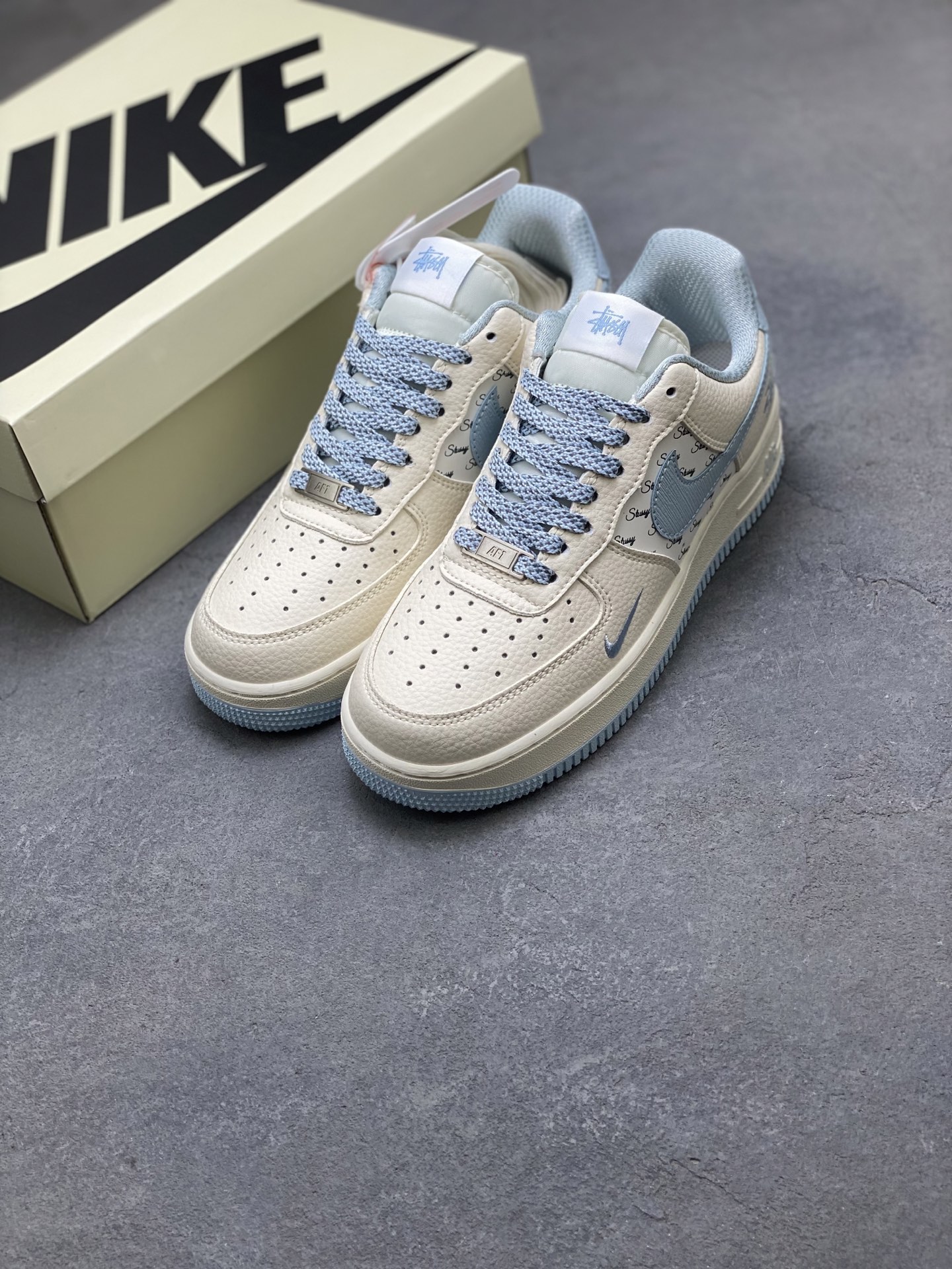 Nike Air Force 1 '07 Low Sneakers - Cream/Blue - Limited Edition 9 i1752595367946 561 0 7