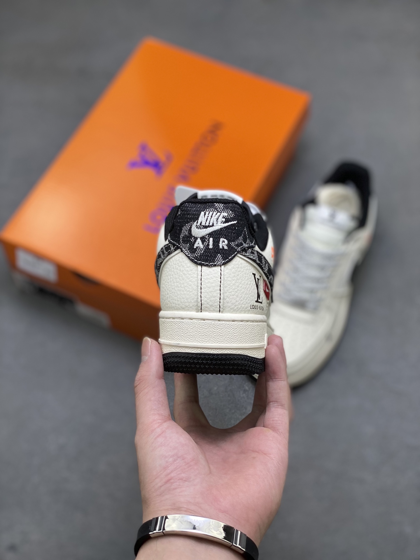 Nike Air Force 1 Low '07 Limited Edition Sneakers - Louis Vuitton Custom 5 i1752595416829 7977 0 3