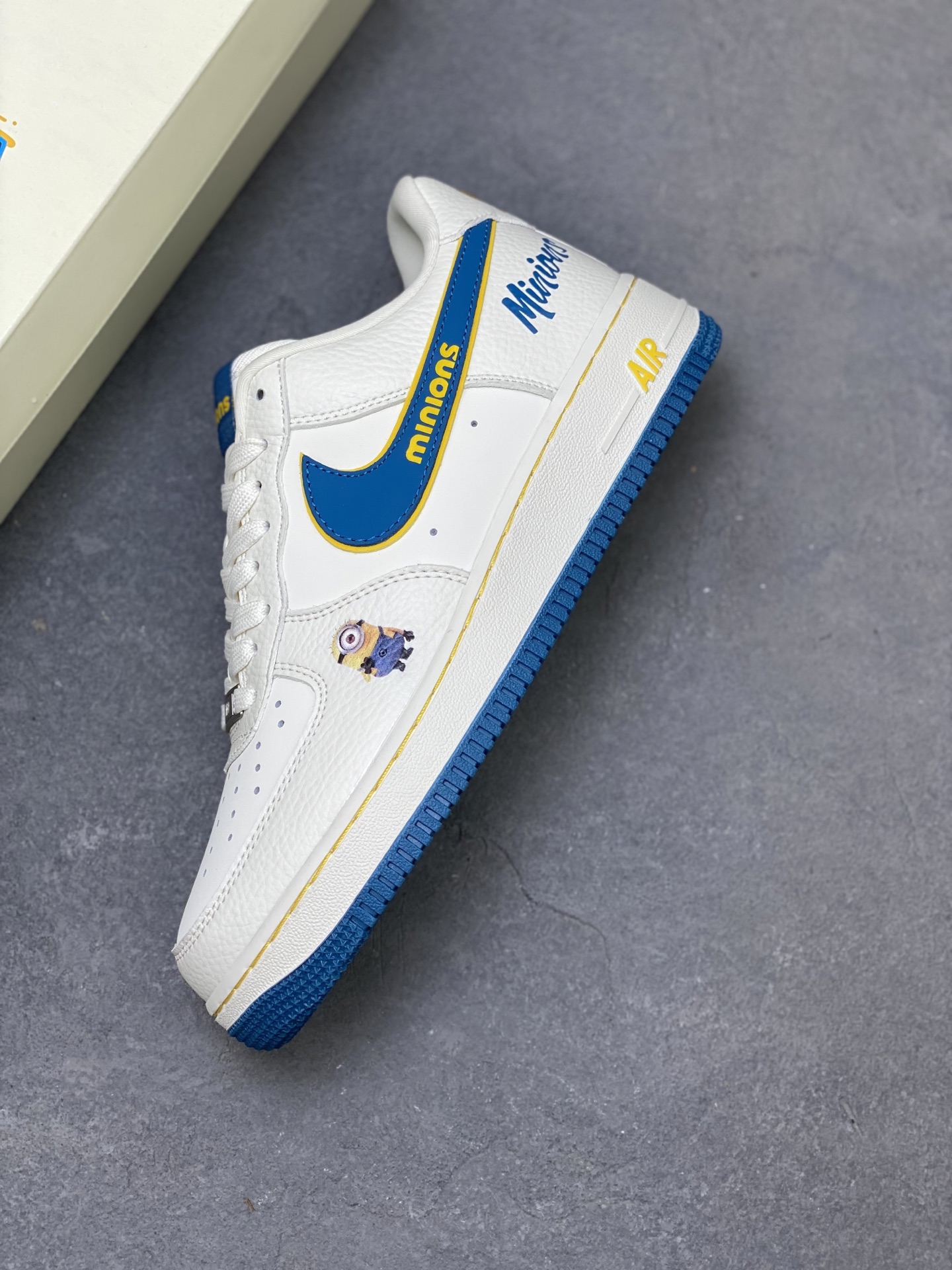 Nike Air Force 1 '07 Low Minions Limited Edition Sneakers 8 i1752595464087 8393 0 6