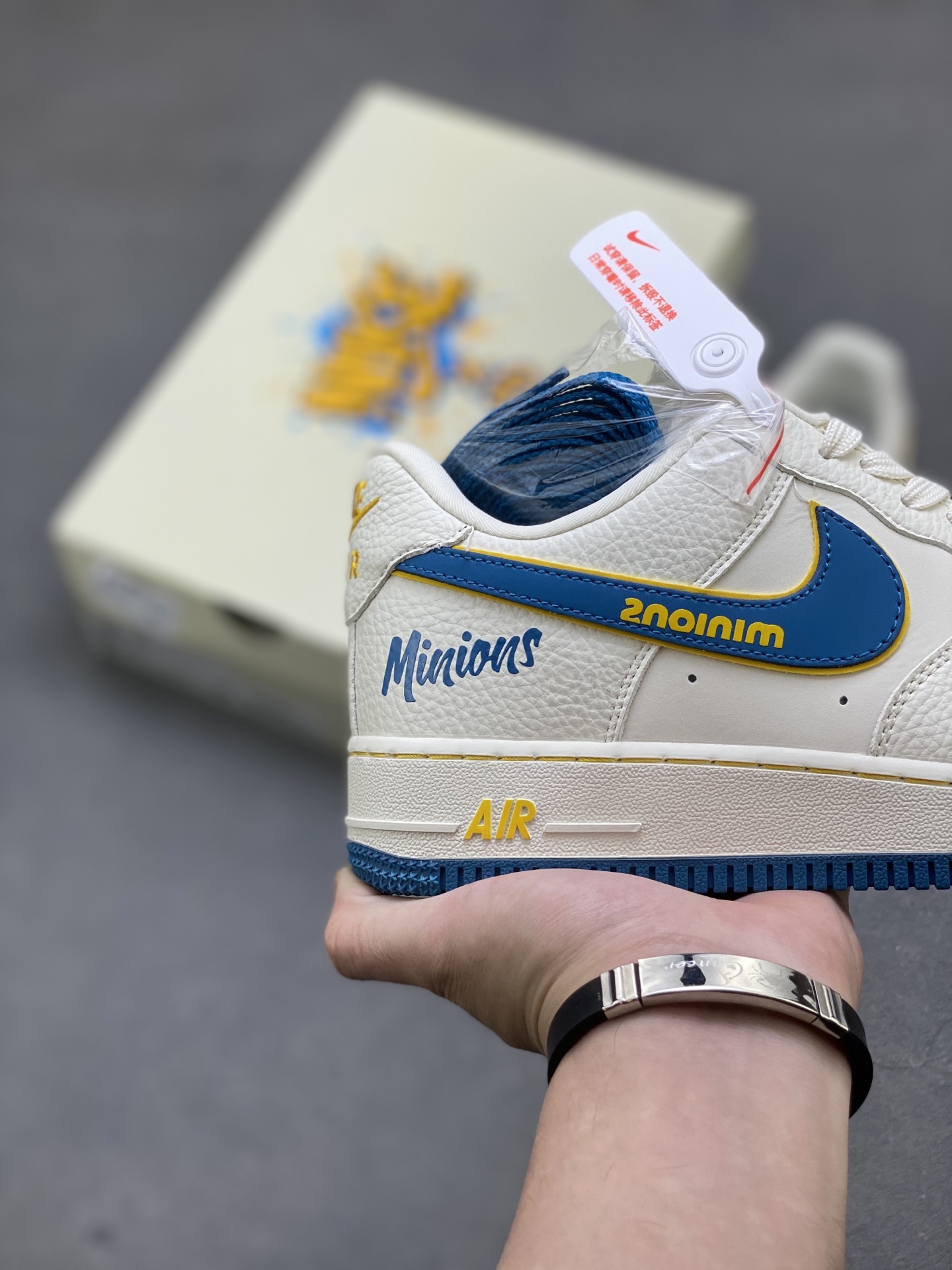 Nike Air Force 1 '07 Low Minions Limited Edition Sneakers 6 i1752595466978 6716 0 4
