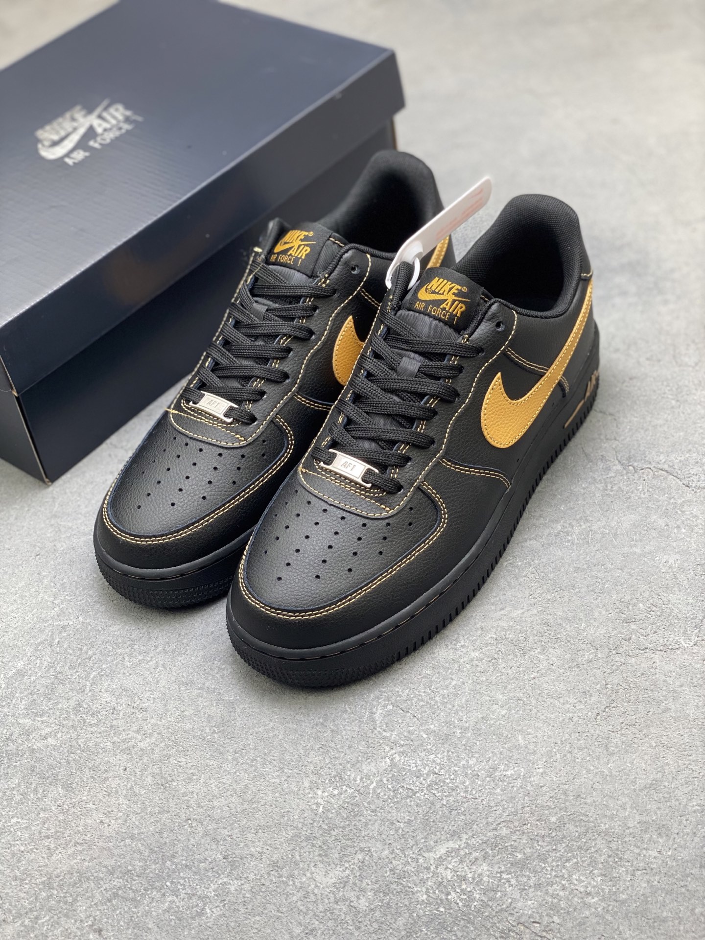Nike Air Force 1 '07 Low Black/Gold Limited Edition Sneakers (HQ2037-003) 9 i1752681850405 550 0 7