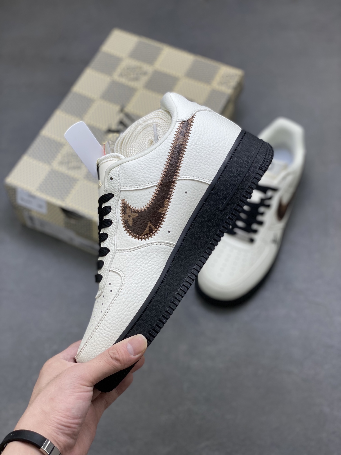 Nike Air Force 1 Low Louis Vuitton Custom Sneakers Limited Edition 4 i1752682128023 684 0 2