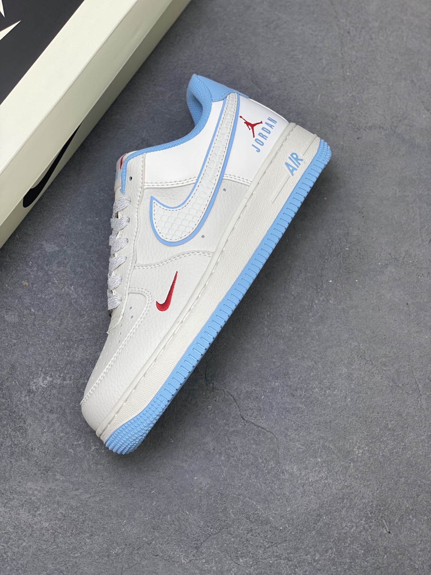 Nike Air Force 1 '07 Low White/Blue Casual Sneakers CS5288-029 8 i1752682153313 531 0 6