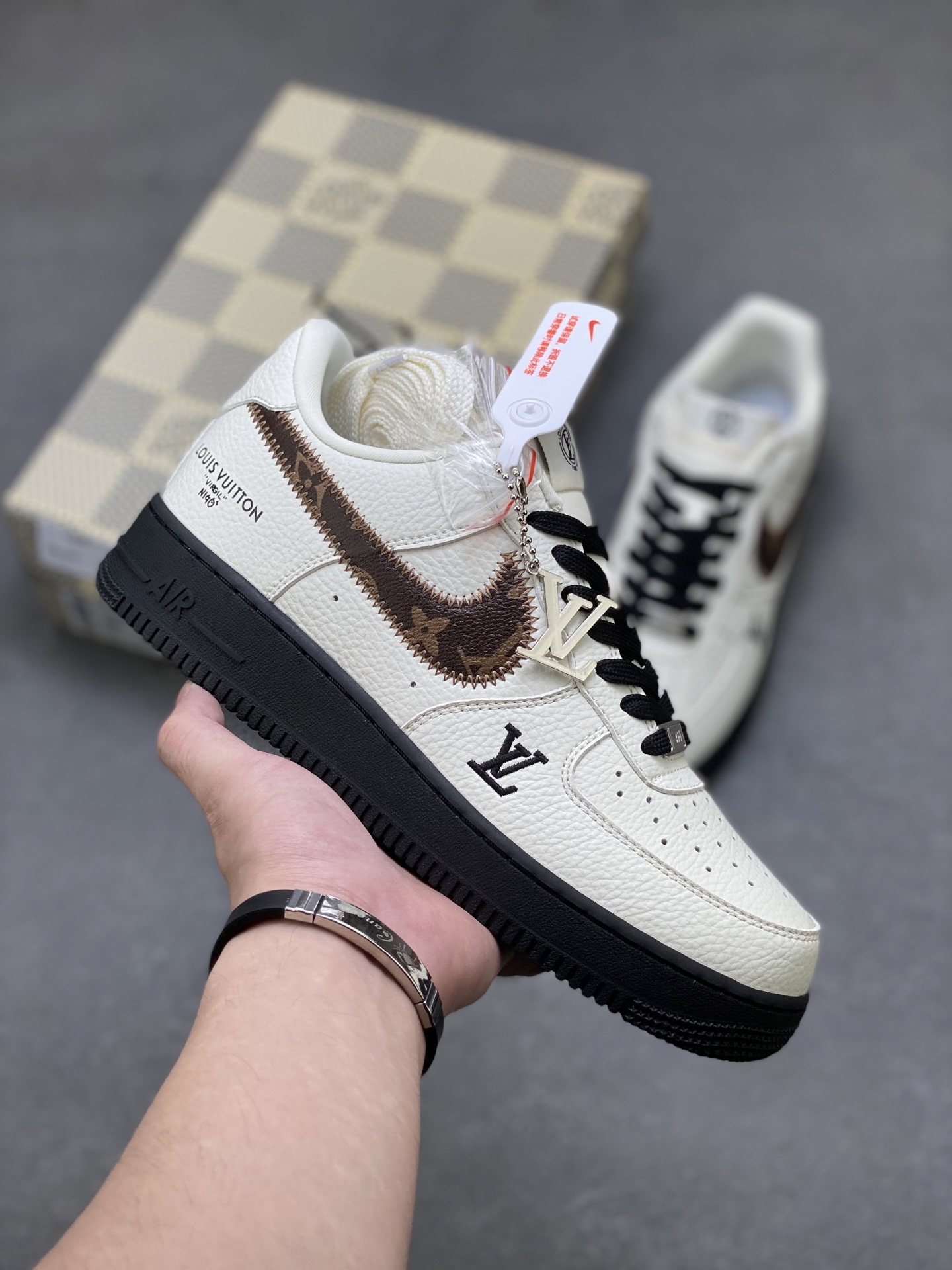 Nike Air Force 1 Low Louis Vuitton Custom Sneakers Limited Edition 2 i1752682268097 5542 0 0