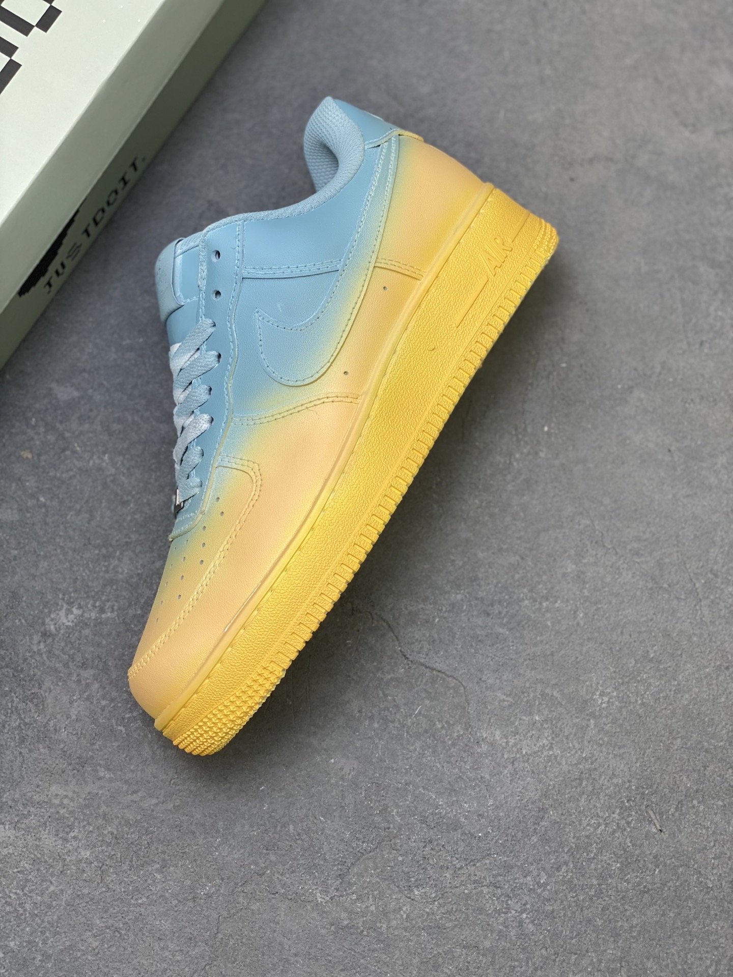 Nike Air Force 1 '07 Low Sneakers - Limited Edition Colorway 8 i1752945441485 206 0 6