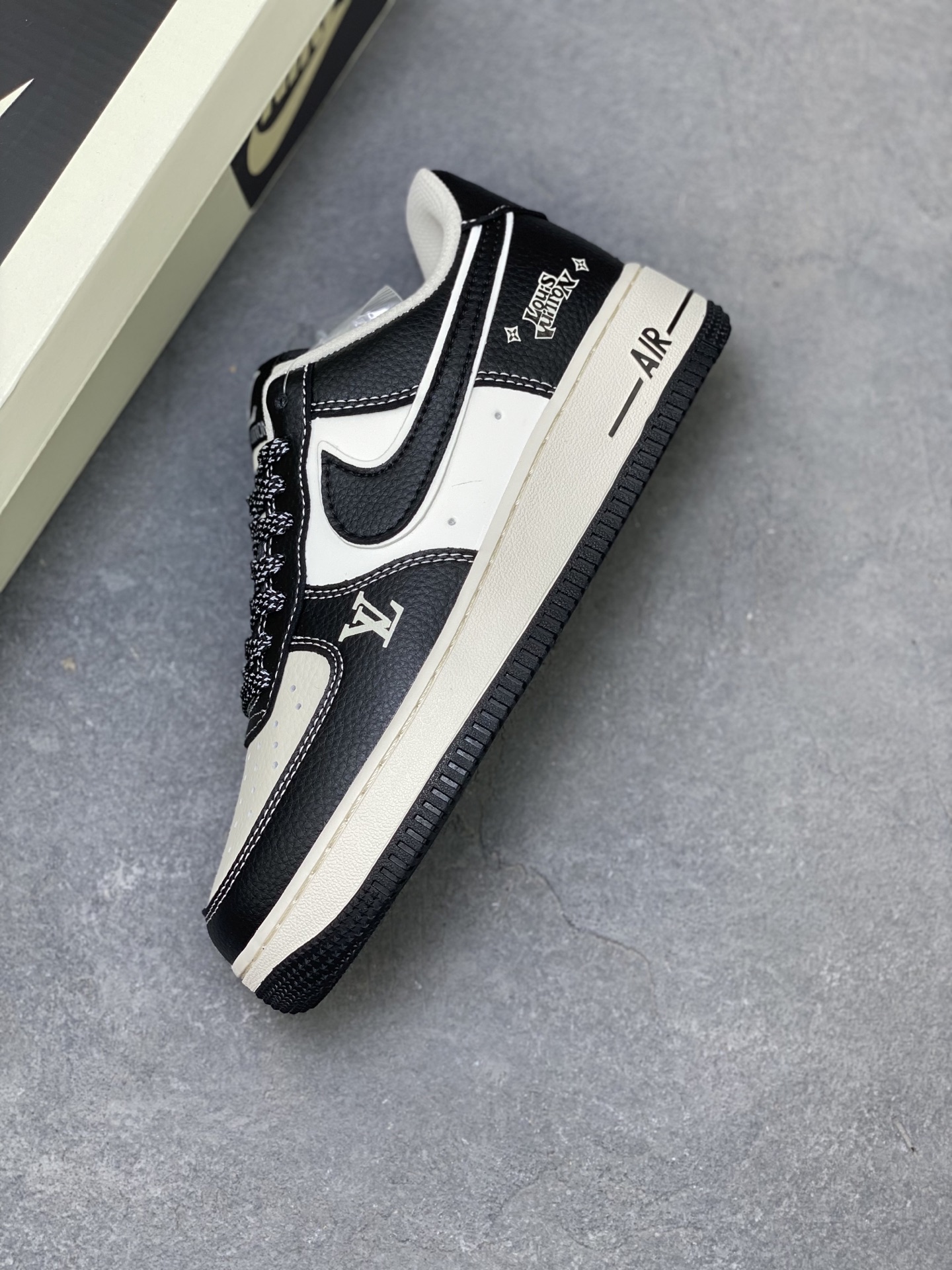 Nike Air Force 1 '07 Low Black/White Custom Sneakers Limited Edition 8 i1752945616322 707 0 6