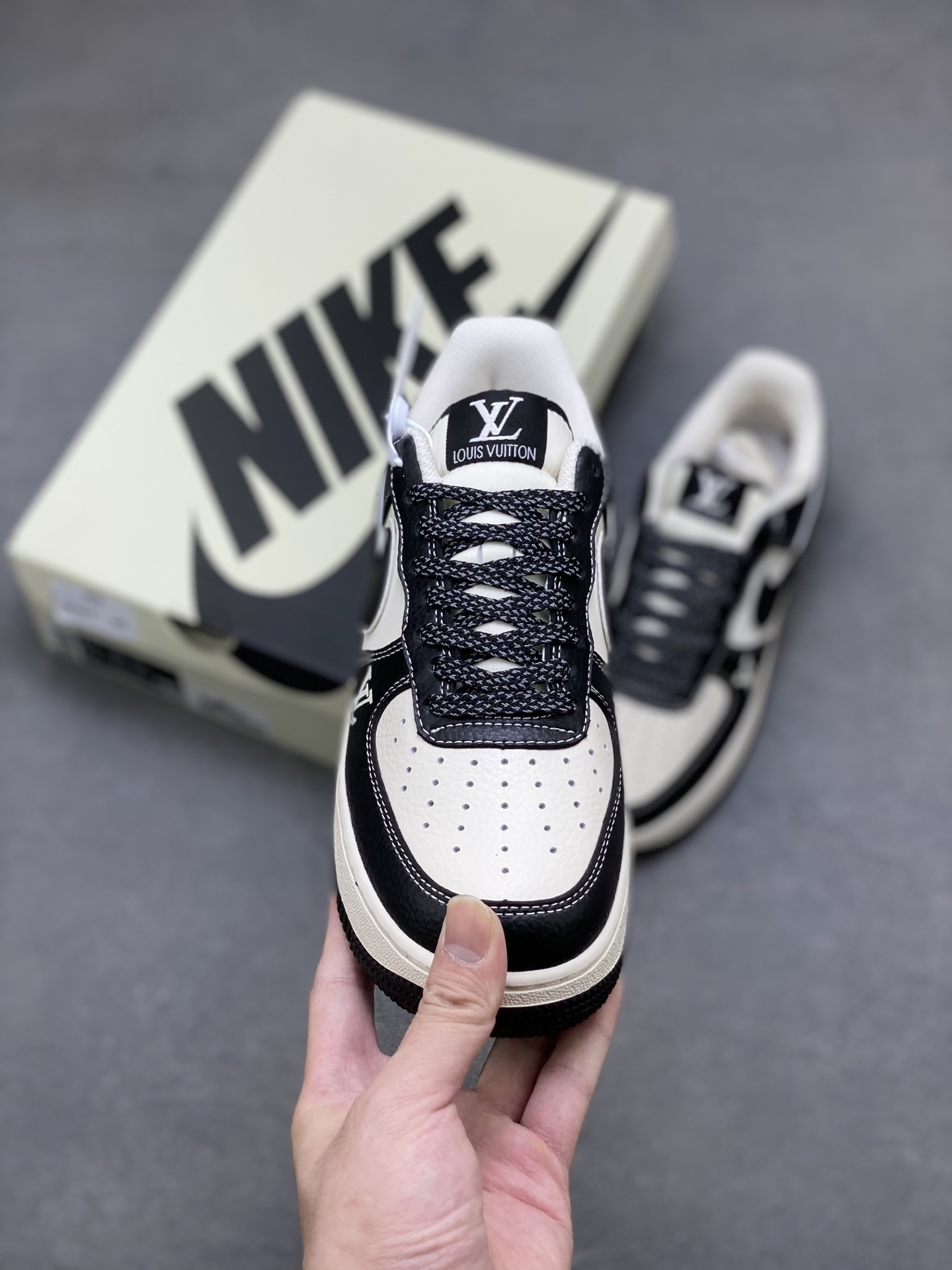 Nike Air Force 1 '07 Low Black/White Custom Sneakers Limited Edition 3 i1752945616430 9275 0 1