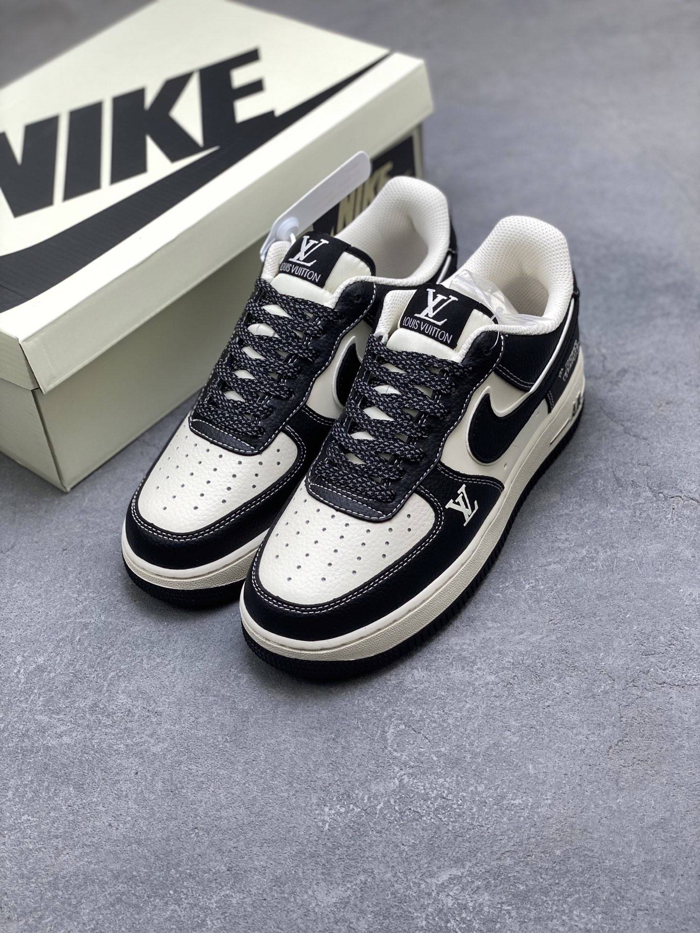 Nike Air Force 1 '07 Low Black/White Custom Sneakers Limited Edition 9 i1752945616442 6852 0 7