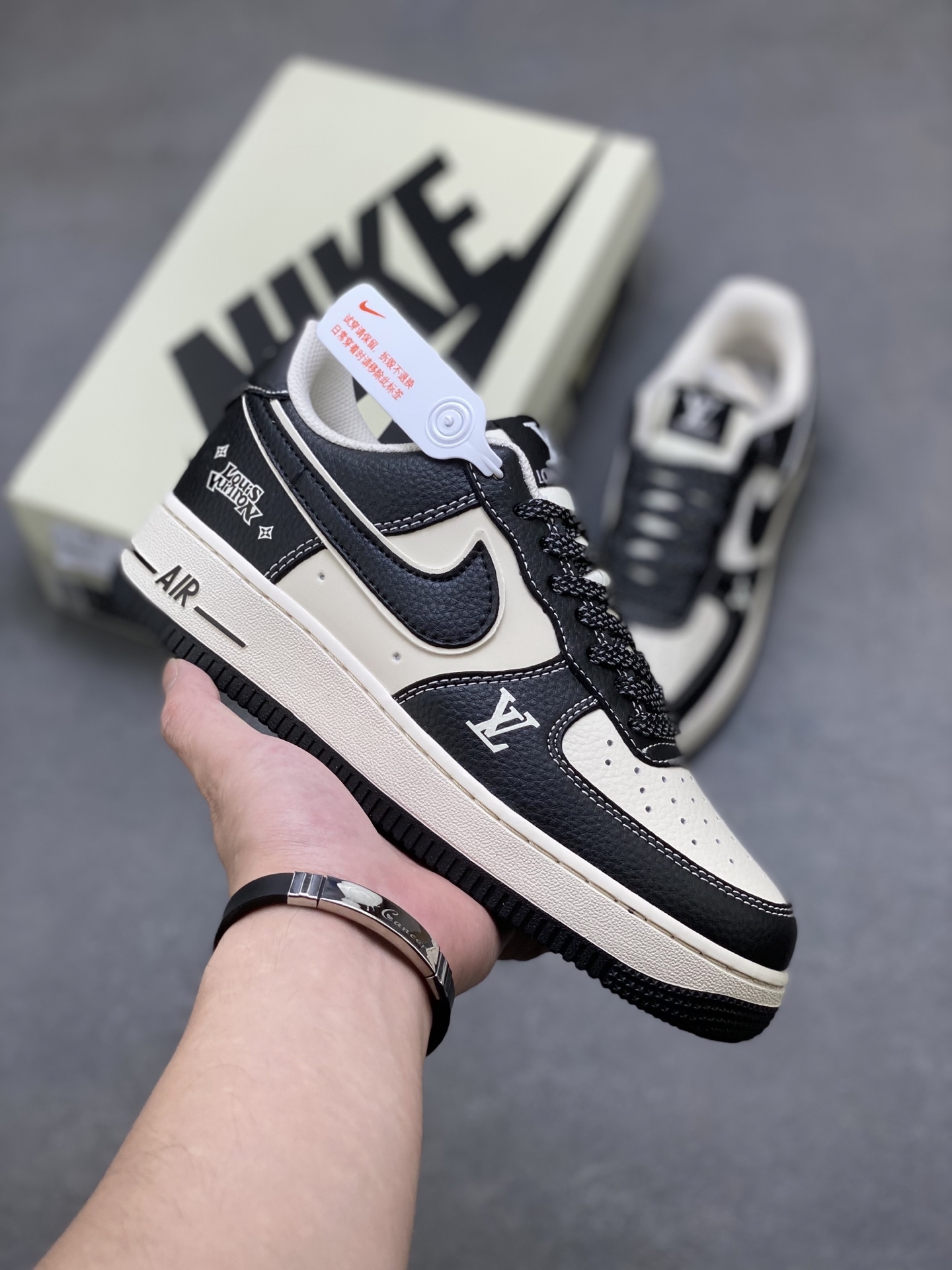 Nike Air Force 1 '07 Low Black/White Custom Sneakers Limited Edition 2 i1752945620627 1038 0 0