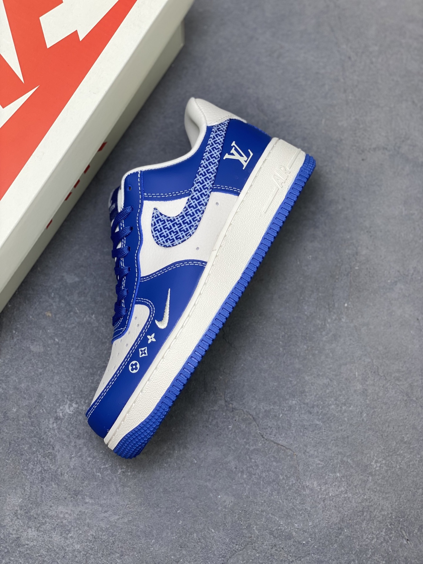 Nike Air Force 1 '07 Low Blue/White Leather Sneakers Limited Edition 8 i1753027254107 203 0 6