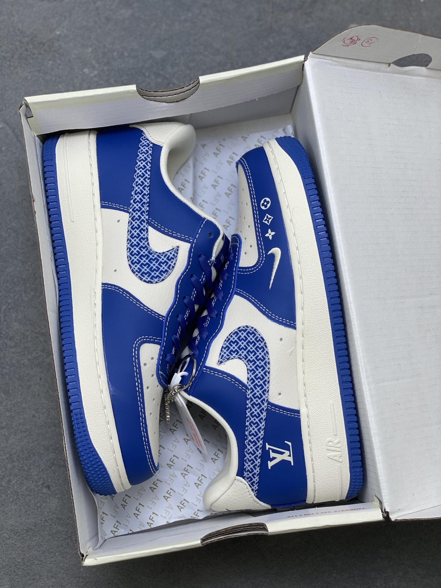 Nike Air Force 1 '07 Low Blue/White Leather Sneakers Limited Edition 10 i1753027257582 9510 0 8