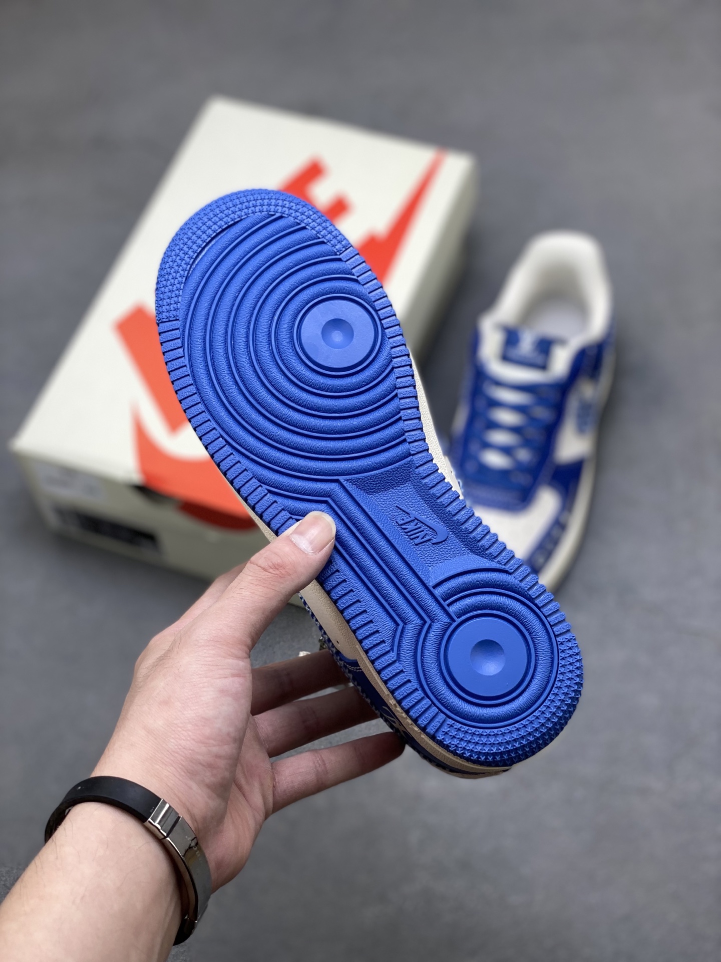Nike Air Force 1 '07 Low Blue/White Leather Sneakers Limited Edition 7 i1753027258970 5440 0 5
