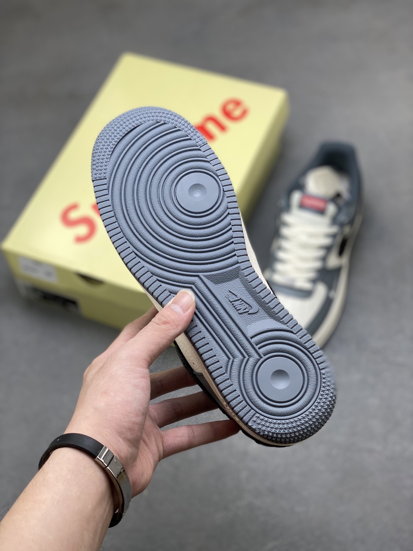 Nike Air Force 1 '07 Low Gray Sneakers Limited Edition 7 i1753027304880 1420 0 5