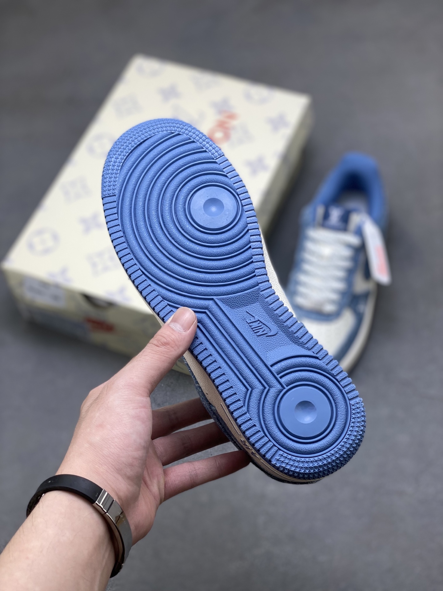 Nike Air Force 1 Low Louis Vuitton Custom Sneakers - Limited Edition 7 i1753372787383 4125 0 5
