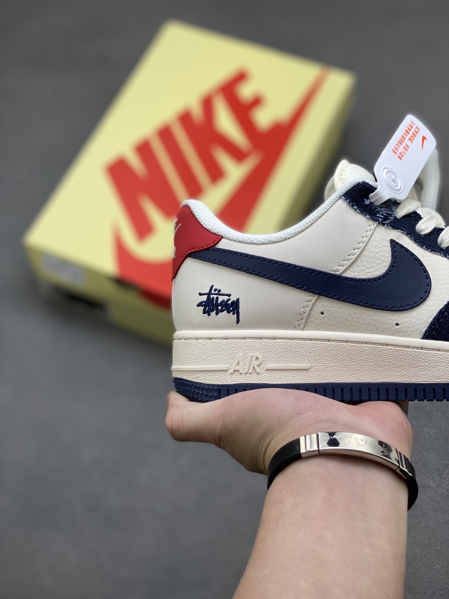 Nike Air Force 1 '07 Low Sneakers - Limited Edition, Premium Comfort 6 i1753372848911 1689 0 4