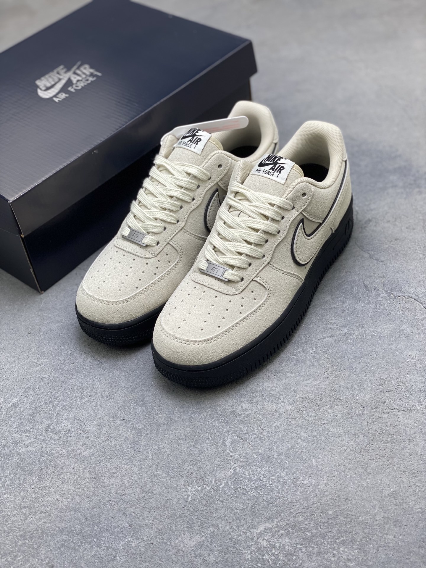 Nike Air Force 1 '07 Low Beige/Black Limited Edition Sneakers HQ1966-200 9 i1753545798762 3380 0 7