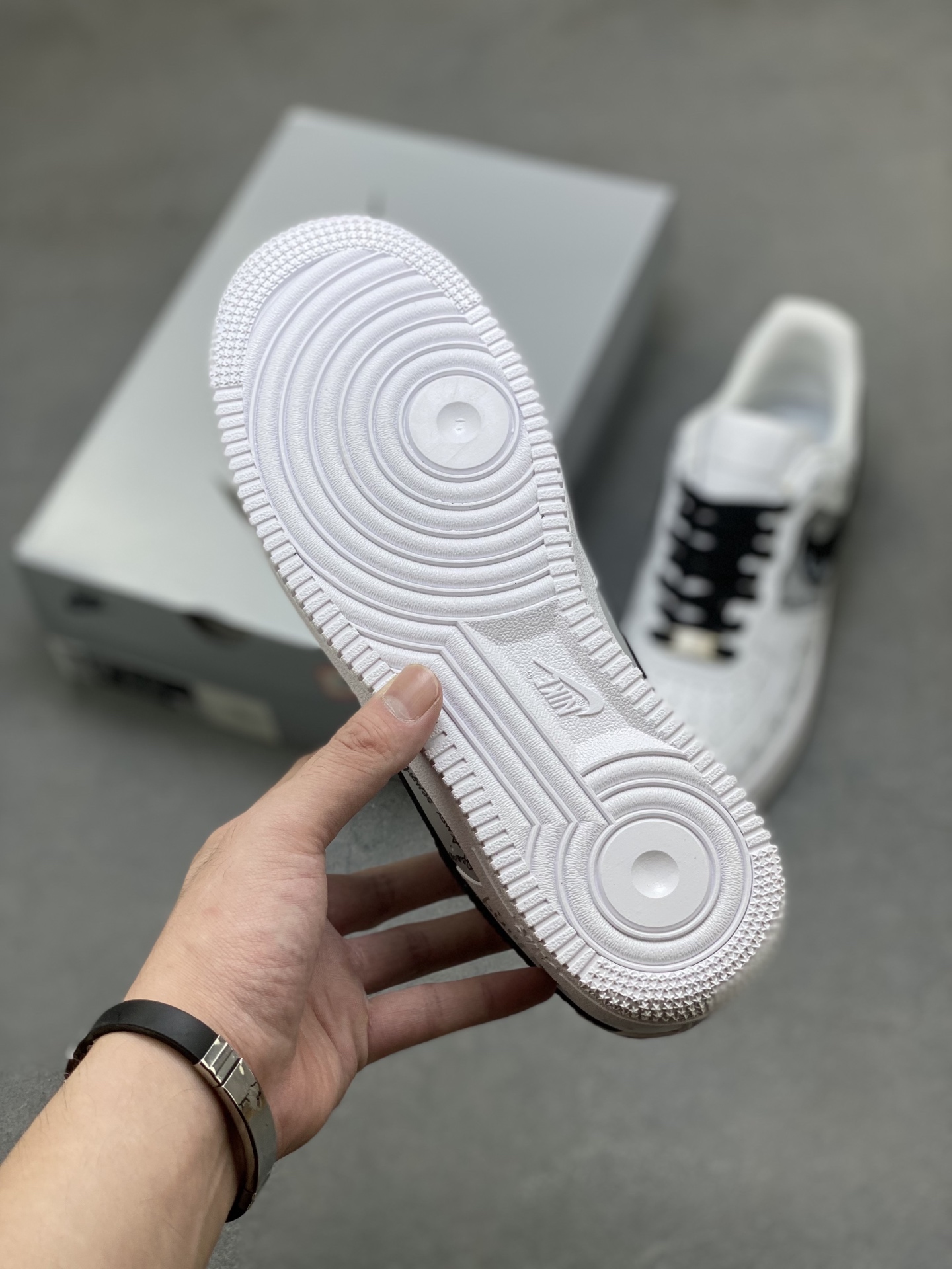 Nike Air Force 1 '07 Low 'Be Your Own Here' Limited Edition Sneakers 7 i1753545923623 9537 0 5