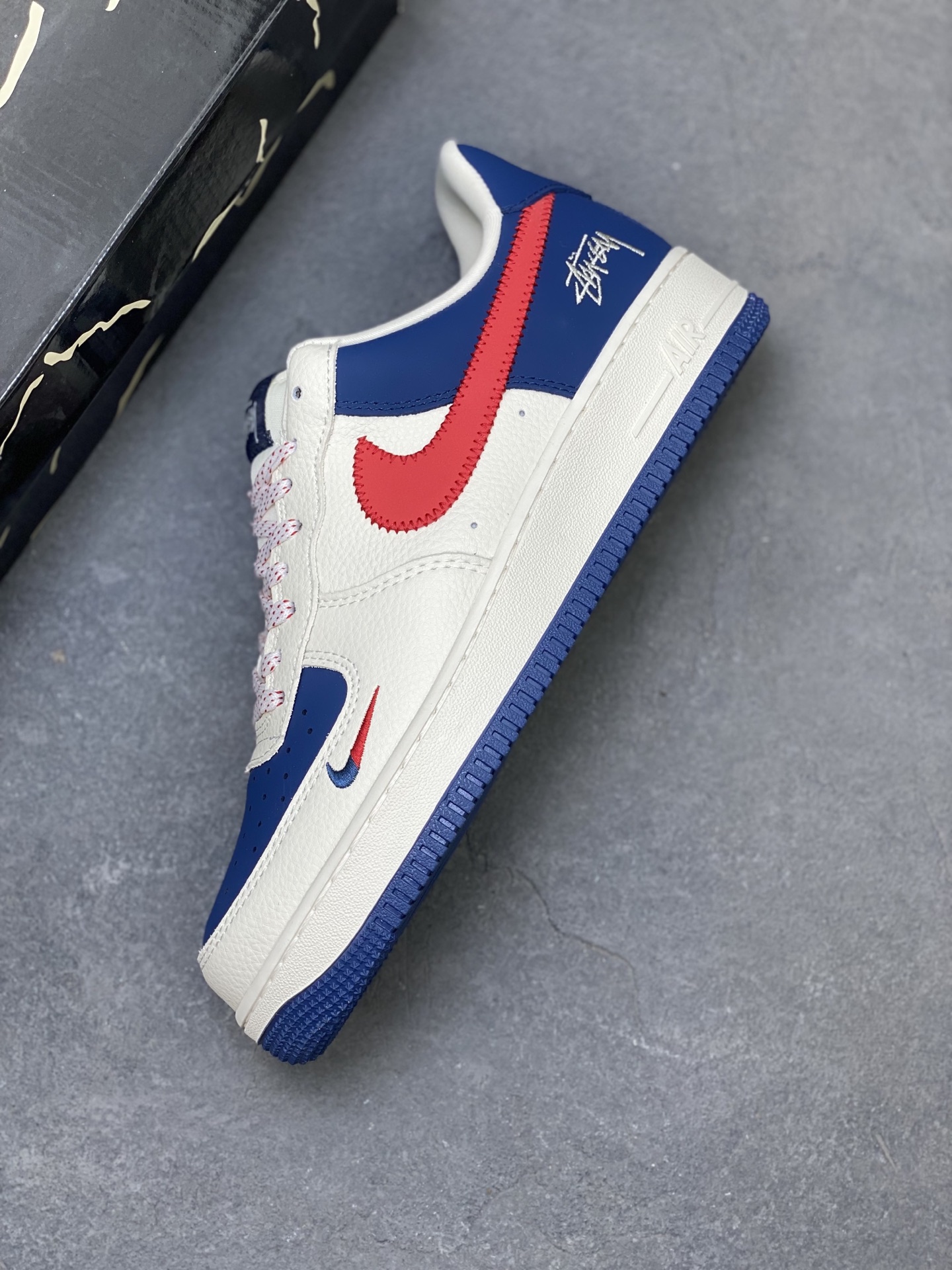 Nike Air Force 1 '07 Low Stüssy Collab Sneakers - Limited Edition 8 i1753546077891 2393 0 6