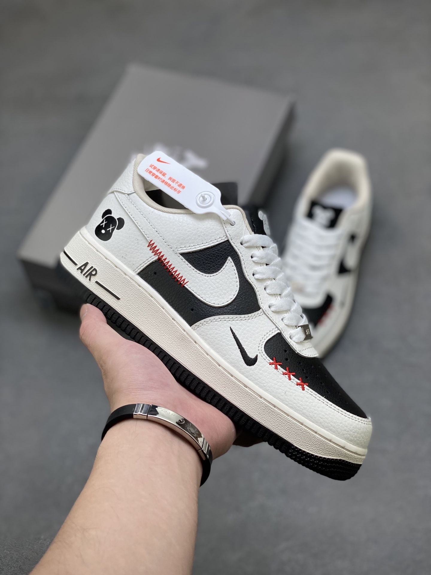 Nike Air Force 1 '07 Low Black & White Stitching Detail Sneakers 2 i1753633590510 7892 0 0