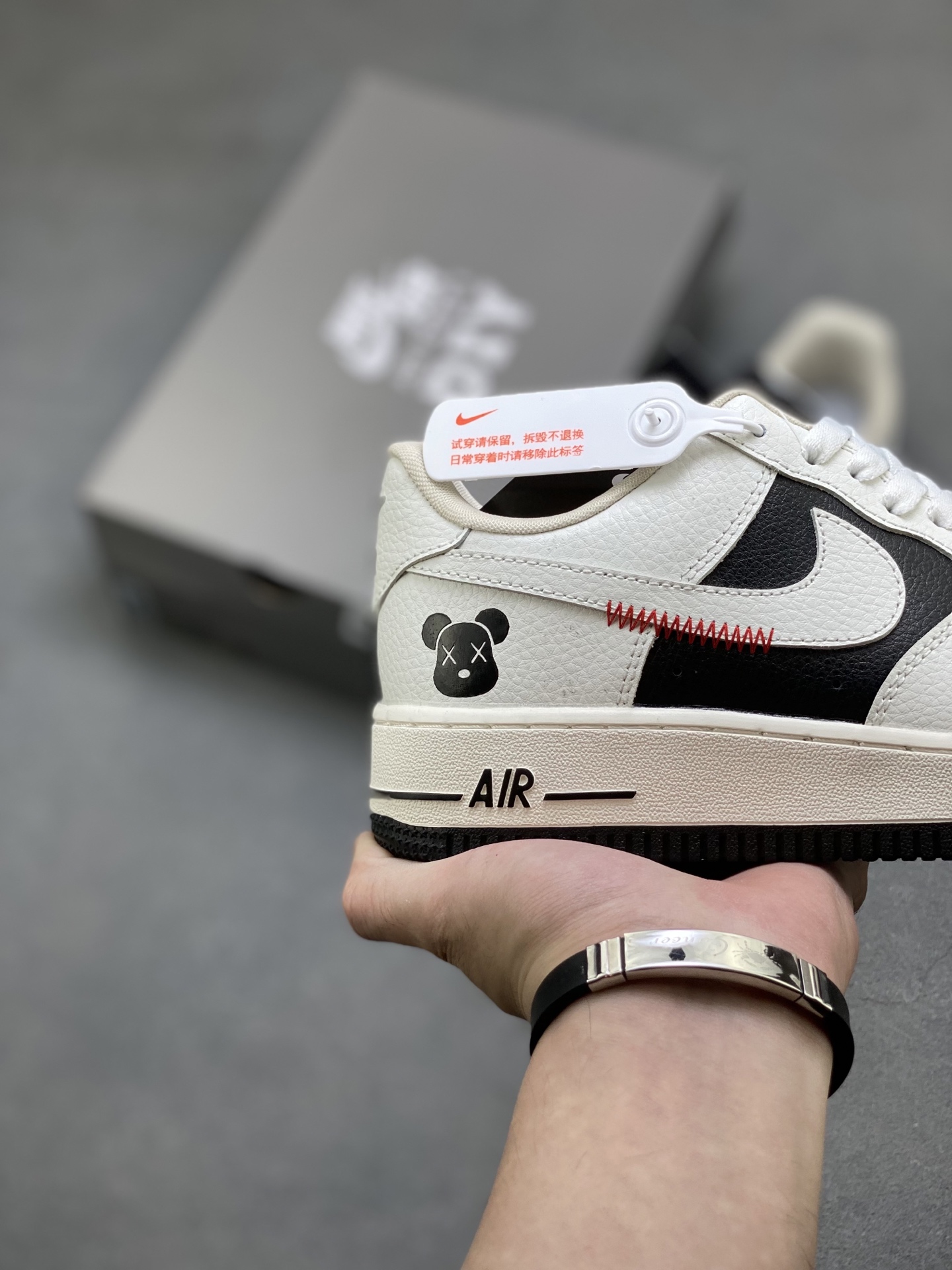 Nike Air Force 1 '07 Low Black & White Stitching Detail Sneakers 6 i1753633593735 4810 0 4