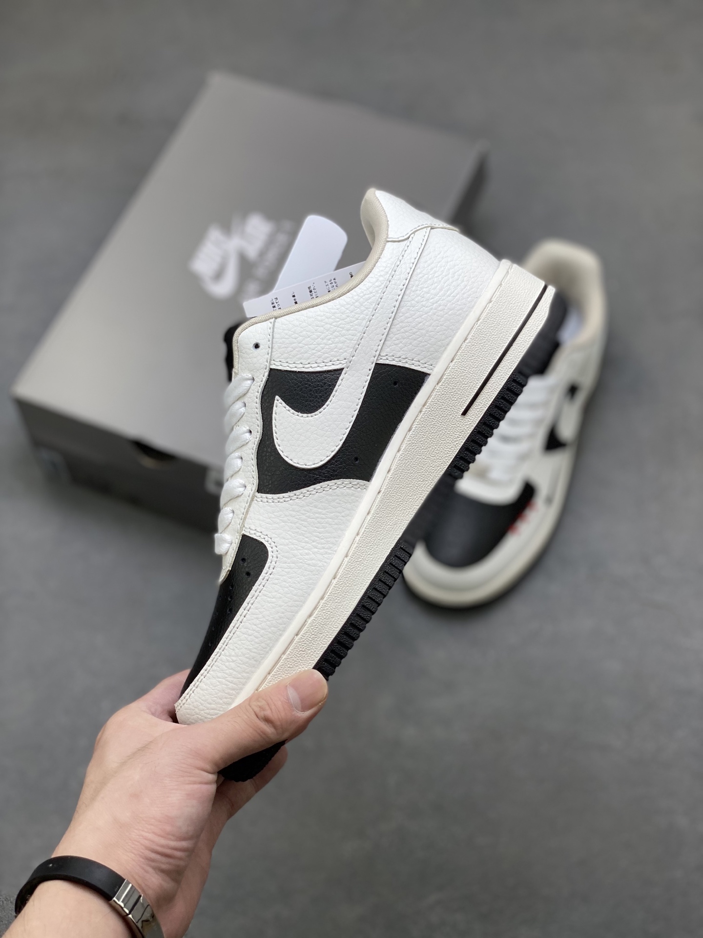 Nike Air Force 1 '07 Low Black & White Stitching Detail Sneakers 4 i1753633604277 7926 0 2