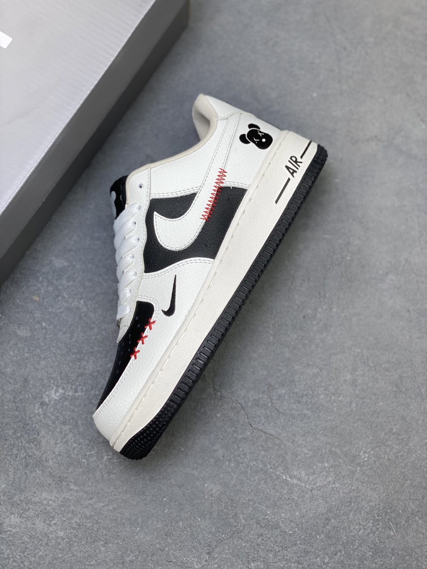 Nike Air Force 1 '07 Low Black & White Stitching Detail Sneakers 8 i1753633605436 3187 0 6