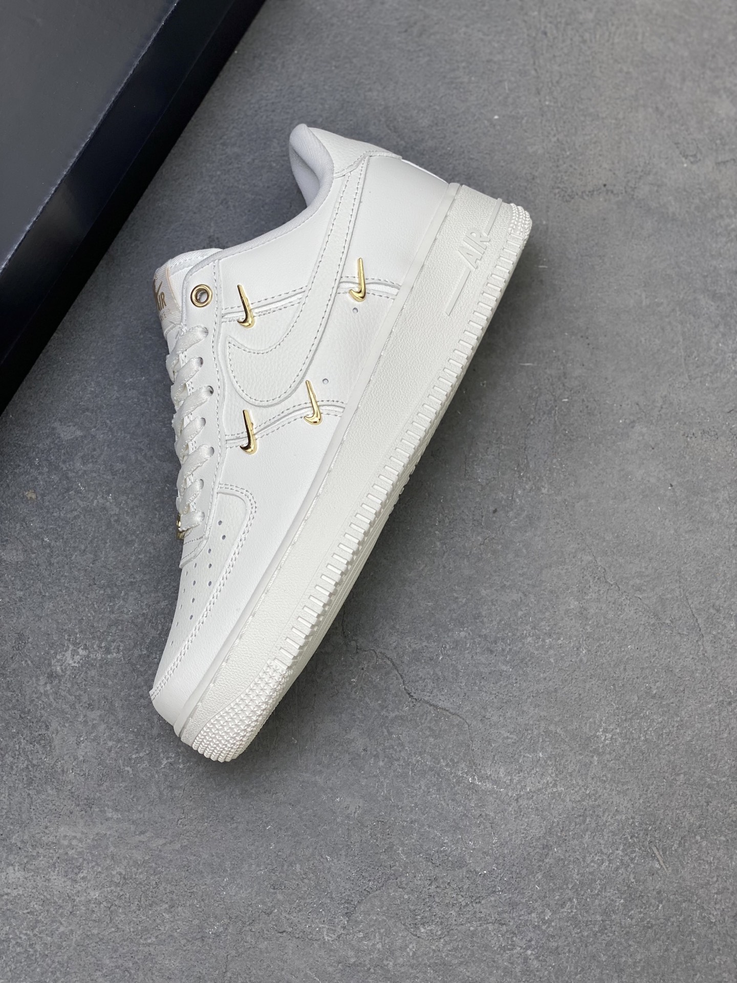 Nike Air Force 1 '07 Low Cream White/Gold Hook Casual Sneakers FV3654-111 8 i1753633710766 7291 0 6