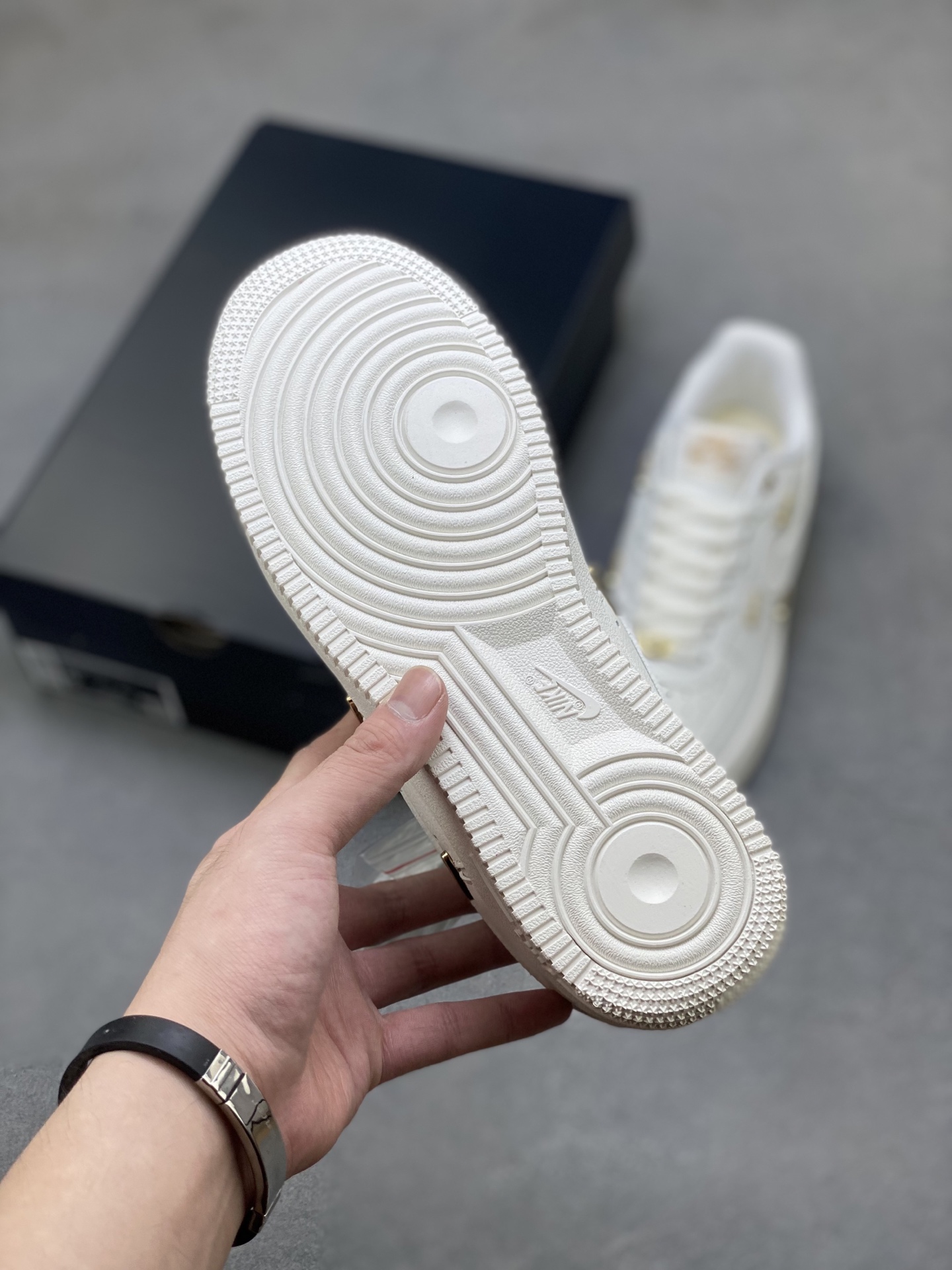 Nike Air Force 1 '07 Low Cream White/Gold Hook Casual Sneakers FV3654-111 7 i1753633711772 746 0 5