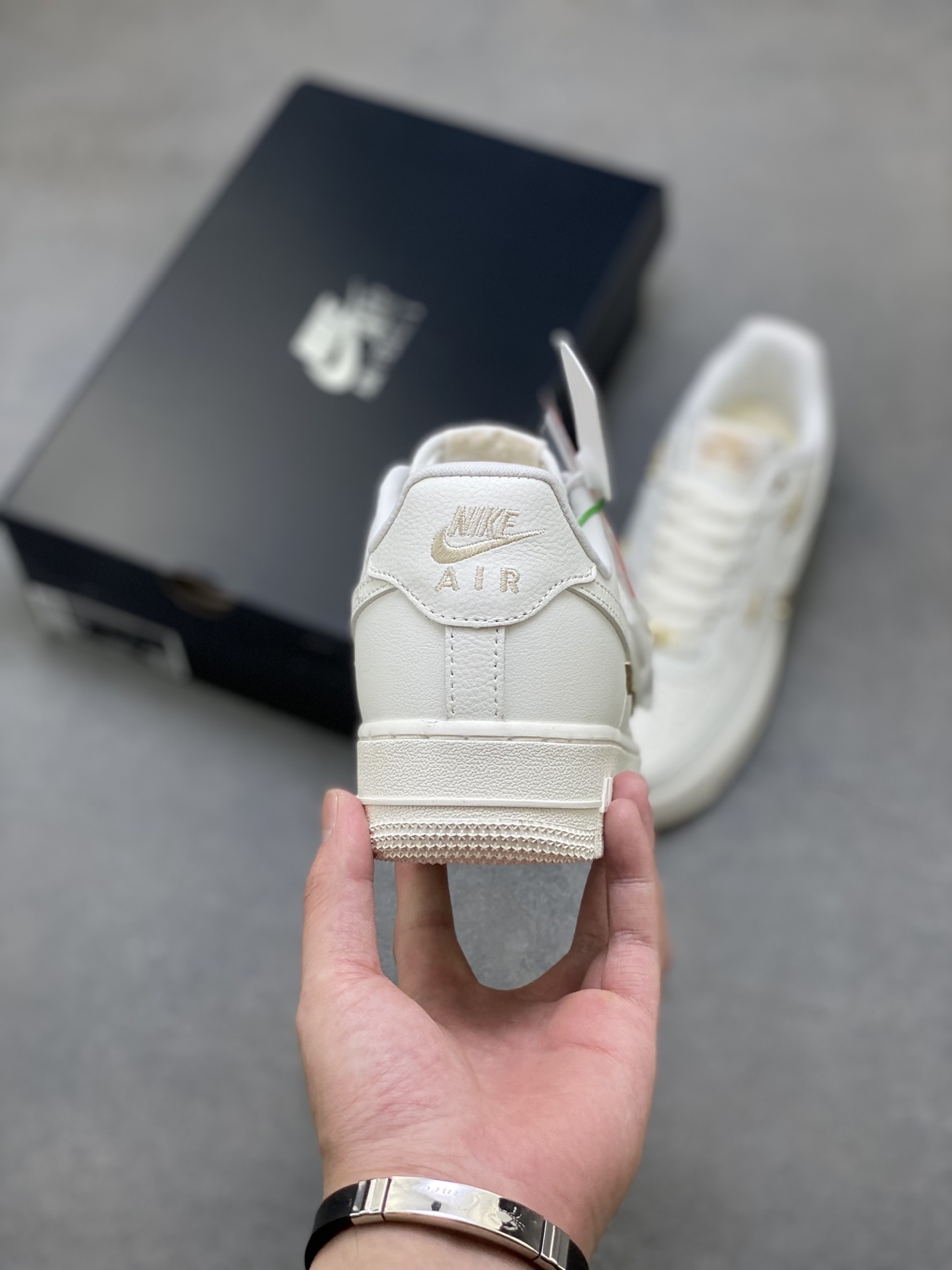 Nike Air Force 1 '07 Low Cream White/Gold Hook Casual Sneakers FV3654-111 5 i1753633728817 4392 0 3