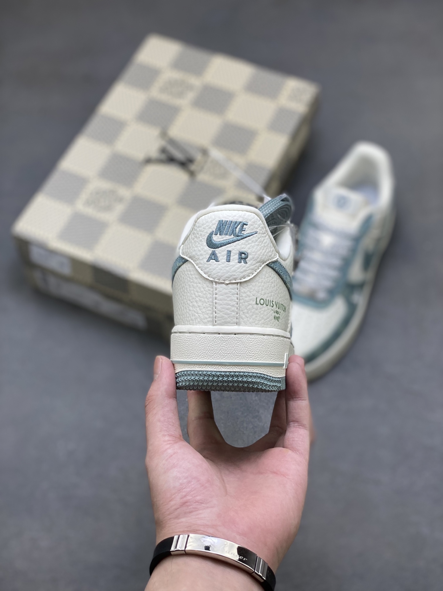 Nike Air Force 1 '07 Low Louis Vuitton Custom Sneakers Limited Edition 5 i1753718482294 6914 0 3