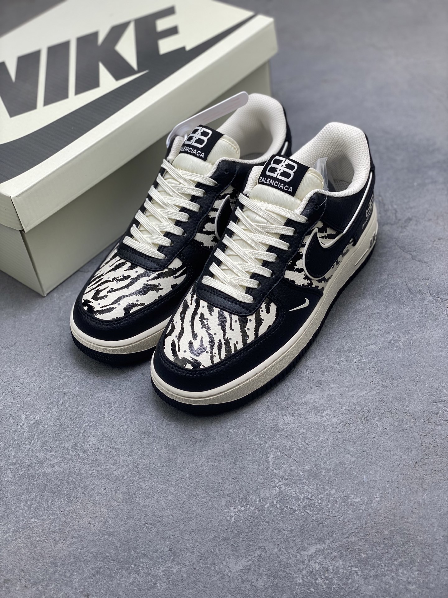 Nike Air Force 1 '07 Low Black Zebra Print Limited Edition Sneakers 9 i1753891383537 5664 0 7