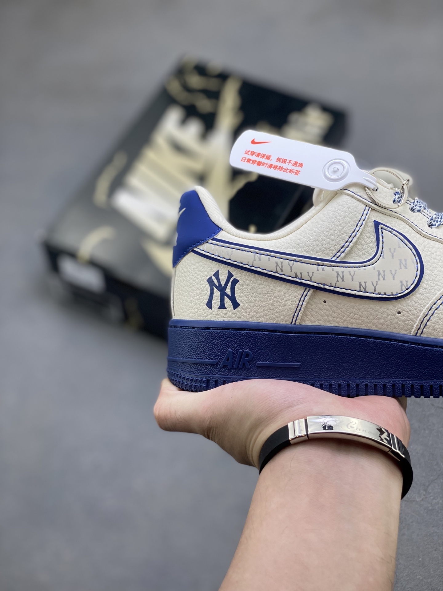Nike Air Force 1 '07 Low MLB New York Yankees Edition Sneakers 6 i1753977638245 4920 0 4