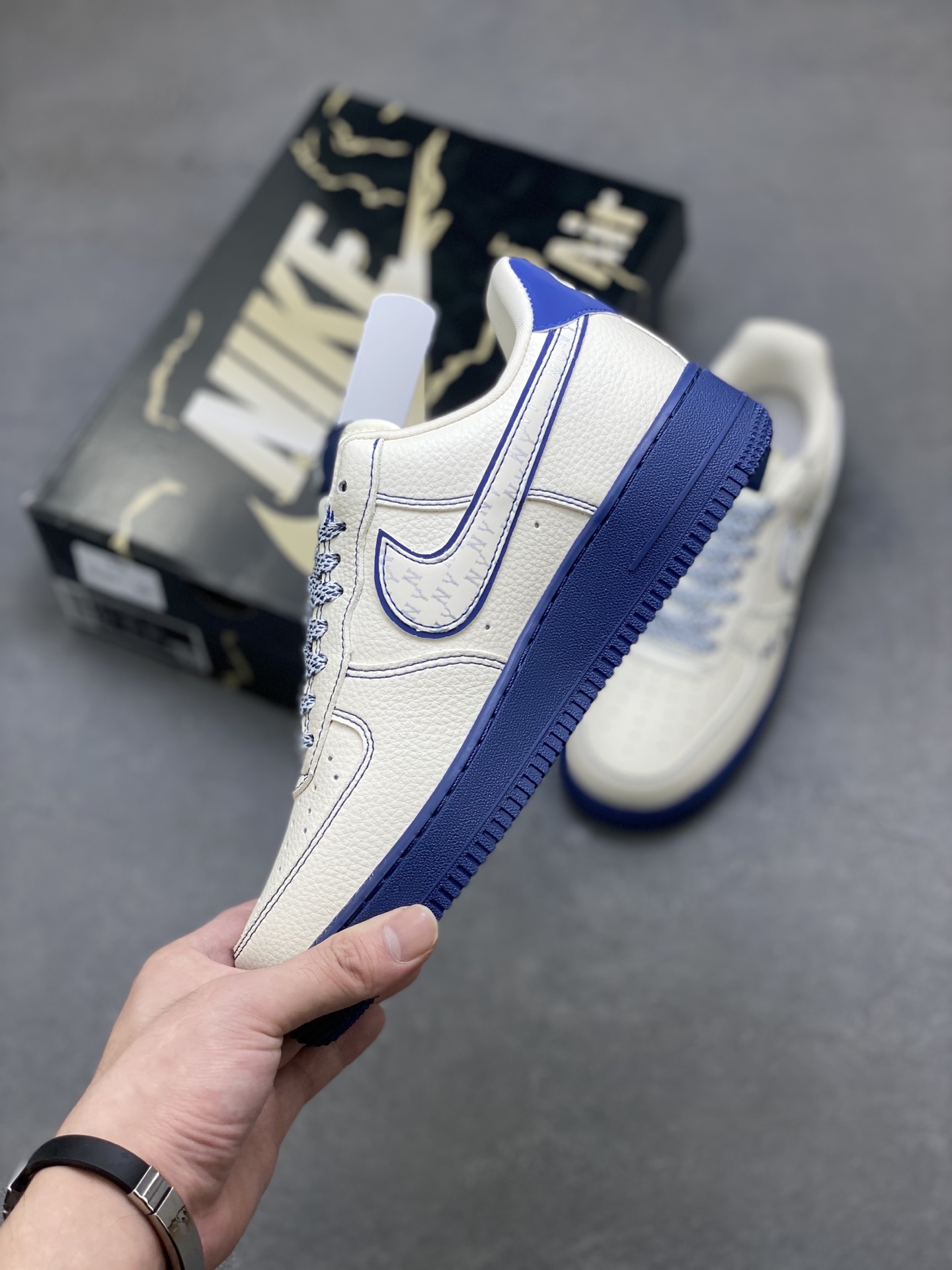 Nike Air Force 1 '07 Low MLB New York Yankees Edition Sneakers 4 i1753977654607 5373 0 2