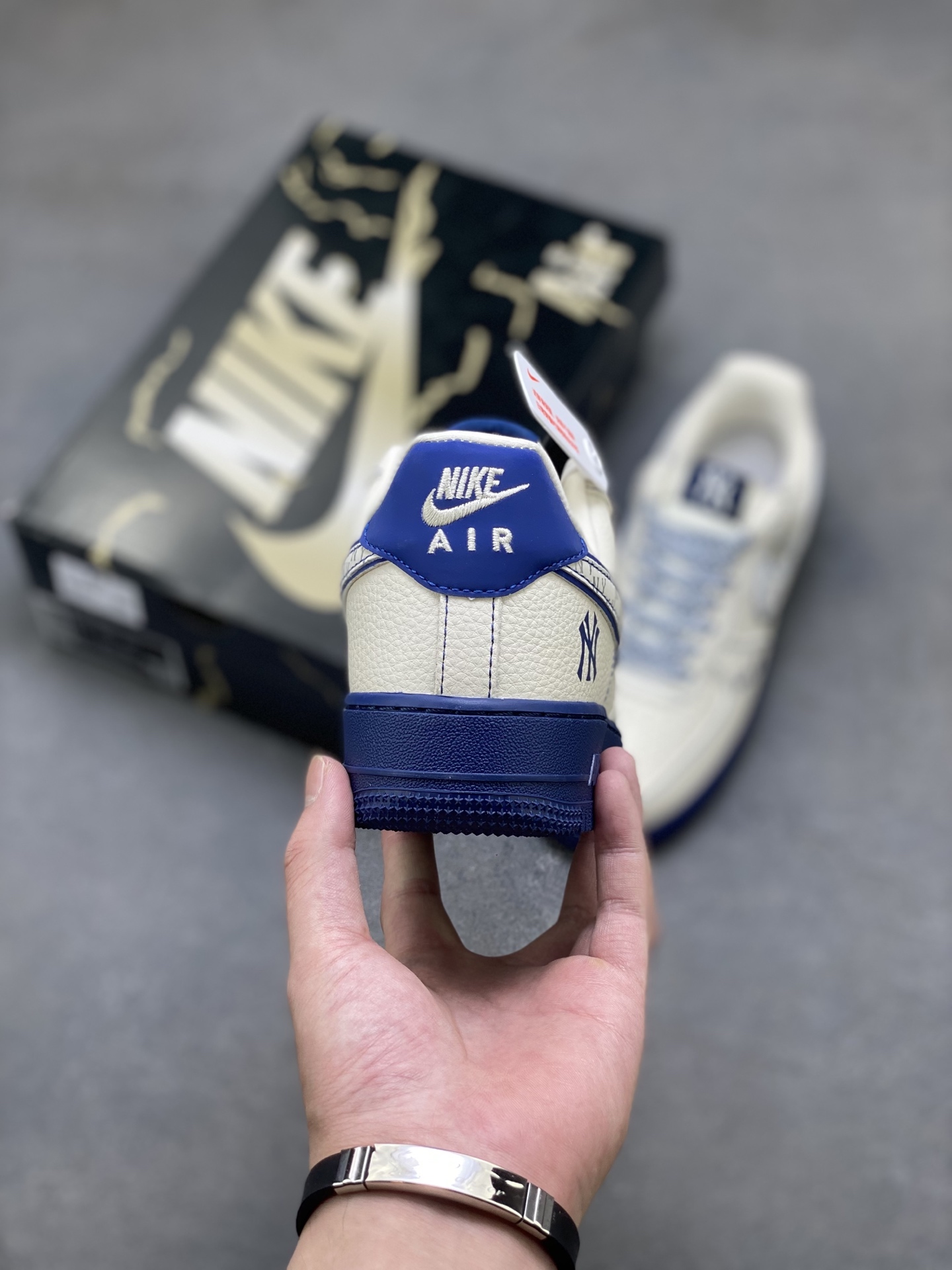 Nike Air Force 1 '07 Low MLB New York Yankees Edition Sneakers 5 i1753977654650 7324 0 3